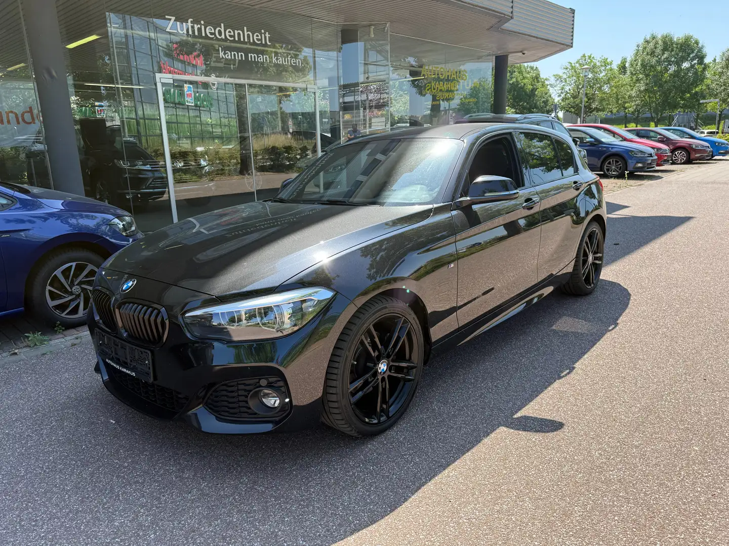 BMW 120 120 i Edition M Sport Shadow LED/Navi/18" Schwarz - 1