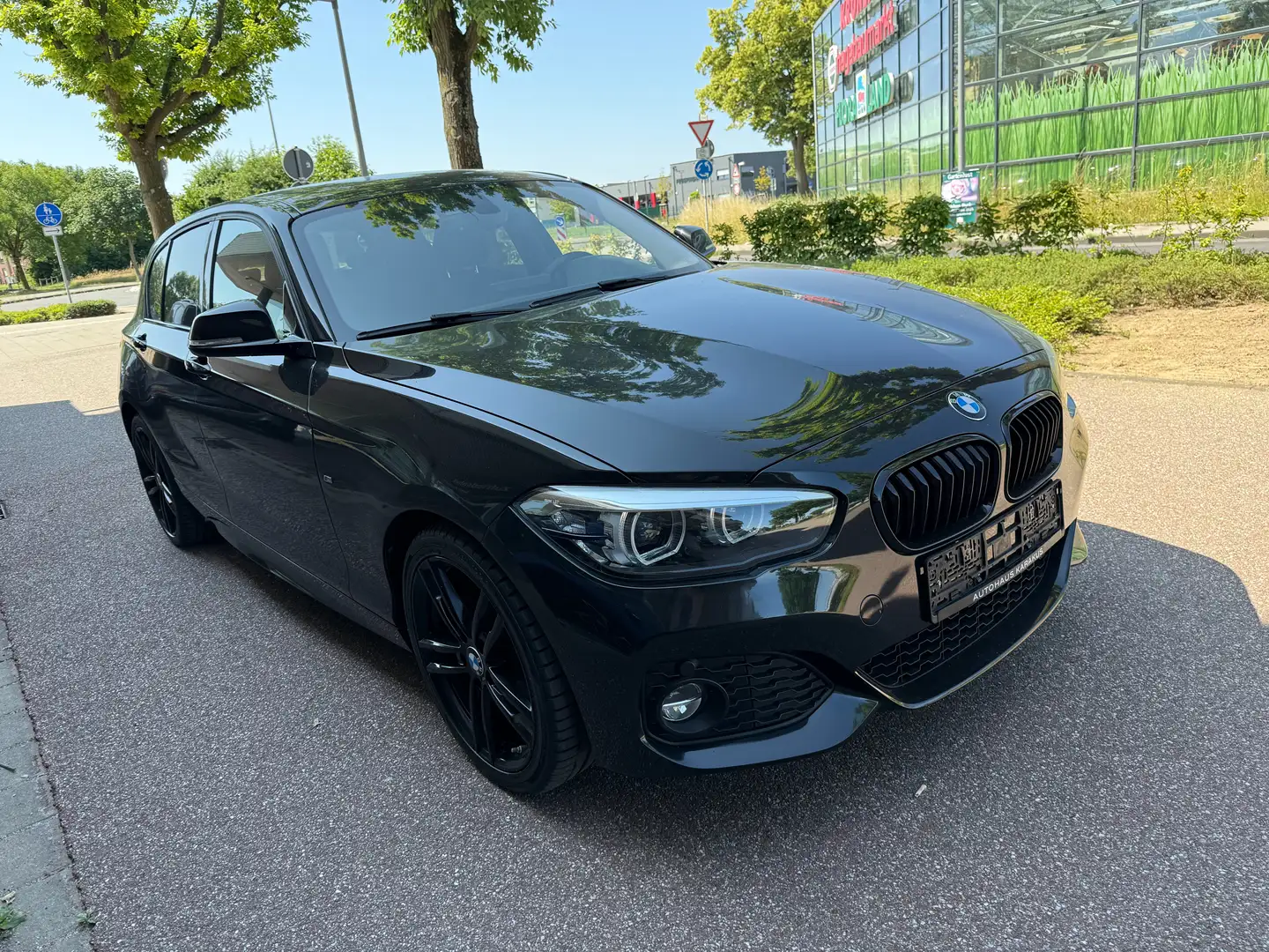 BMW 120 120 i Edition M Sport Shadow LED/Navi/18" Schwarz - 2