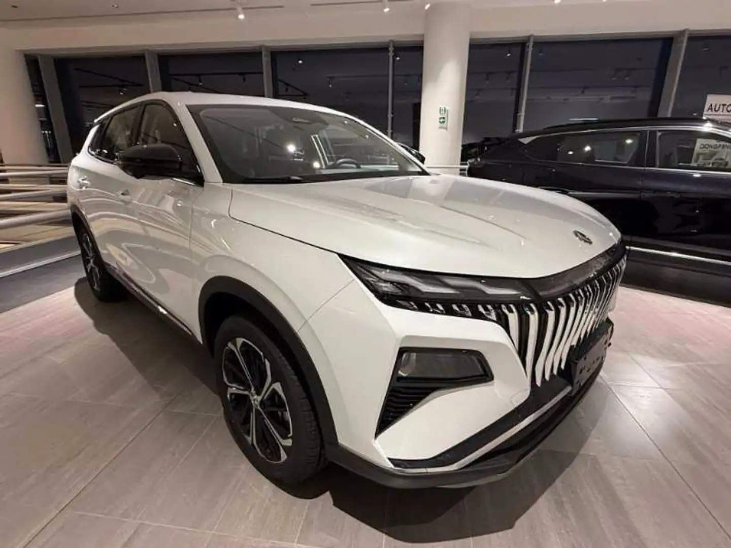 Dongfeng Huge 1.5 t hev e2 mhd500t cvt Weiß - 1