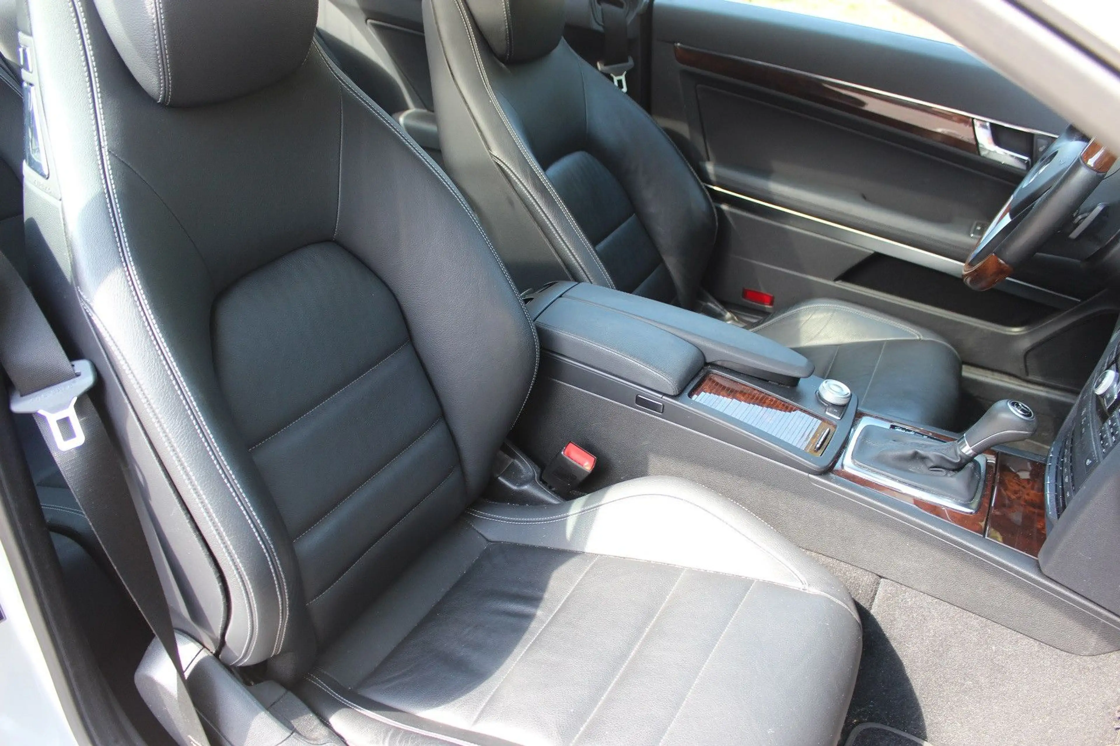Mercedes-Benz E 350 Coupe BlueEfficiency | Pano | Leder | 2.Hd — photo 14