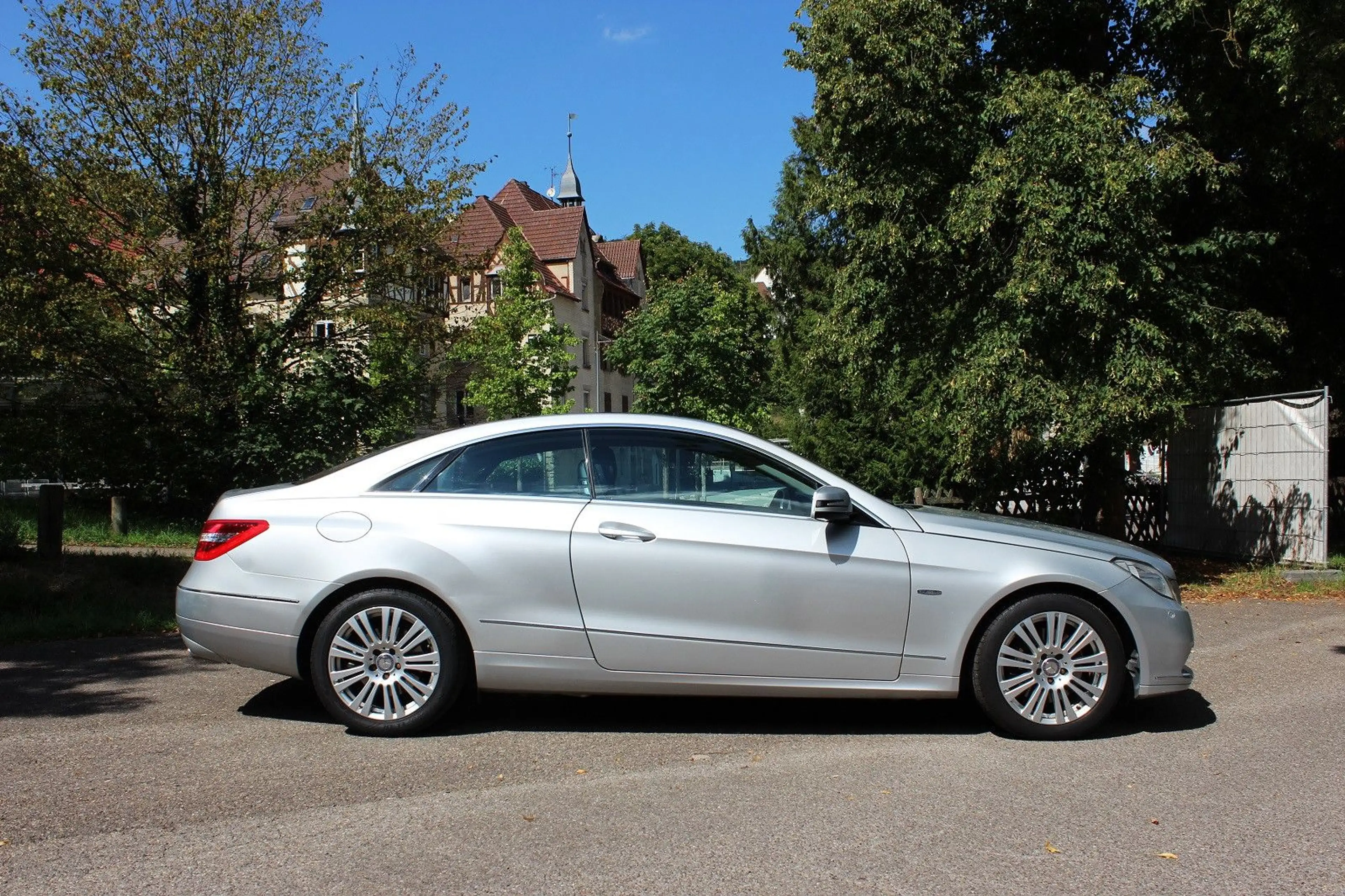 Mercedes-Benz E 350 Coupe BlueEfficiency | Pano | Leder | 2.Hd — photo 5