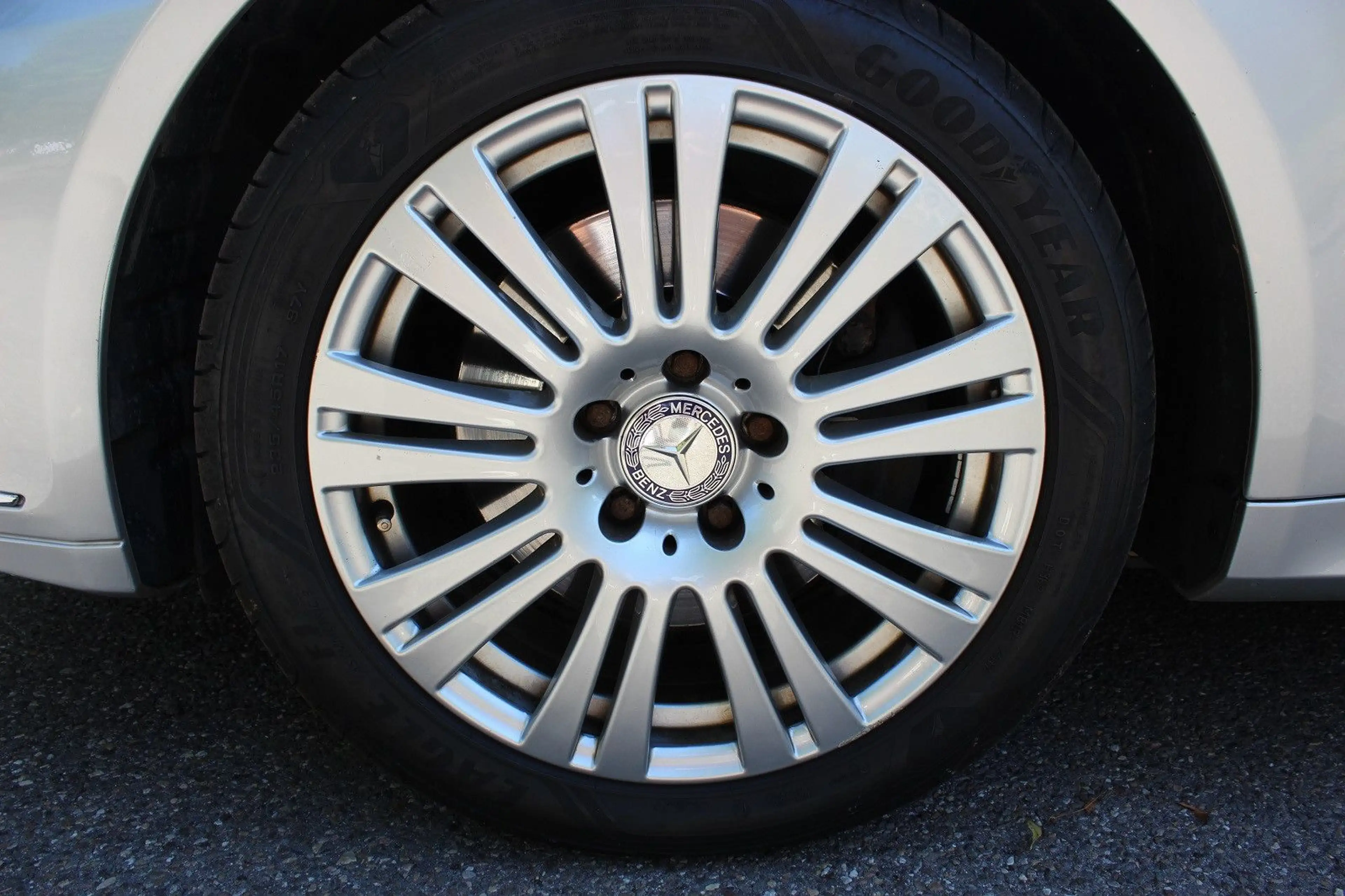 Mercedes-Benz E 350 Coupe BlueEfficiency | Pano | Leder | 2.Hd — photo 11