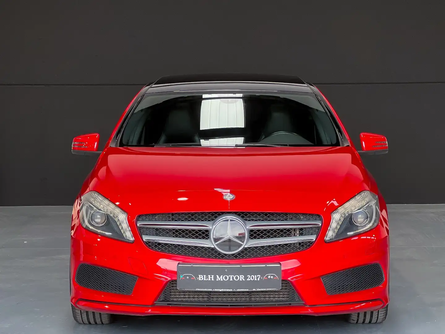 Mercedes-Benz A 200 BlueEFFICIENCY AMG Sport Rojo - 2