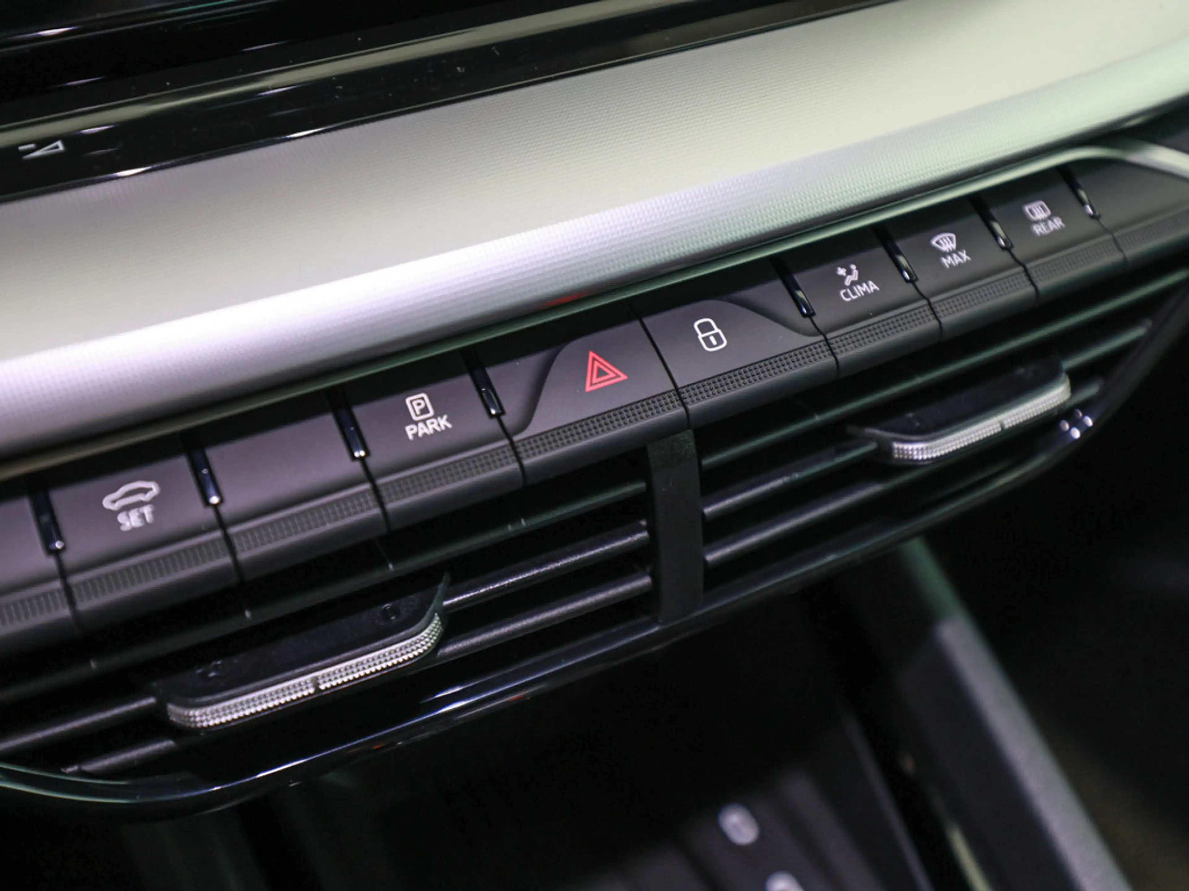 Skoda Octavia Selection 1.5l mHEV EU-Import 28%u.UV — photo 12