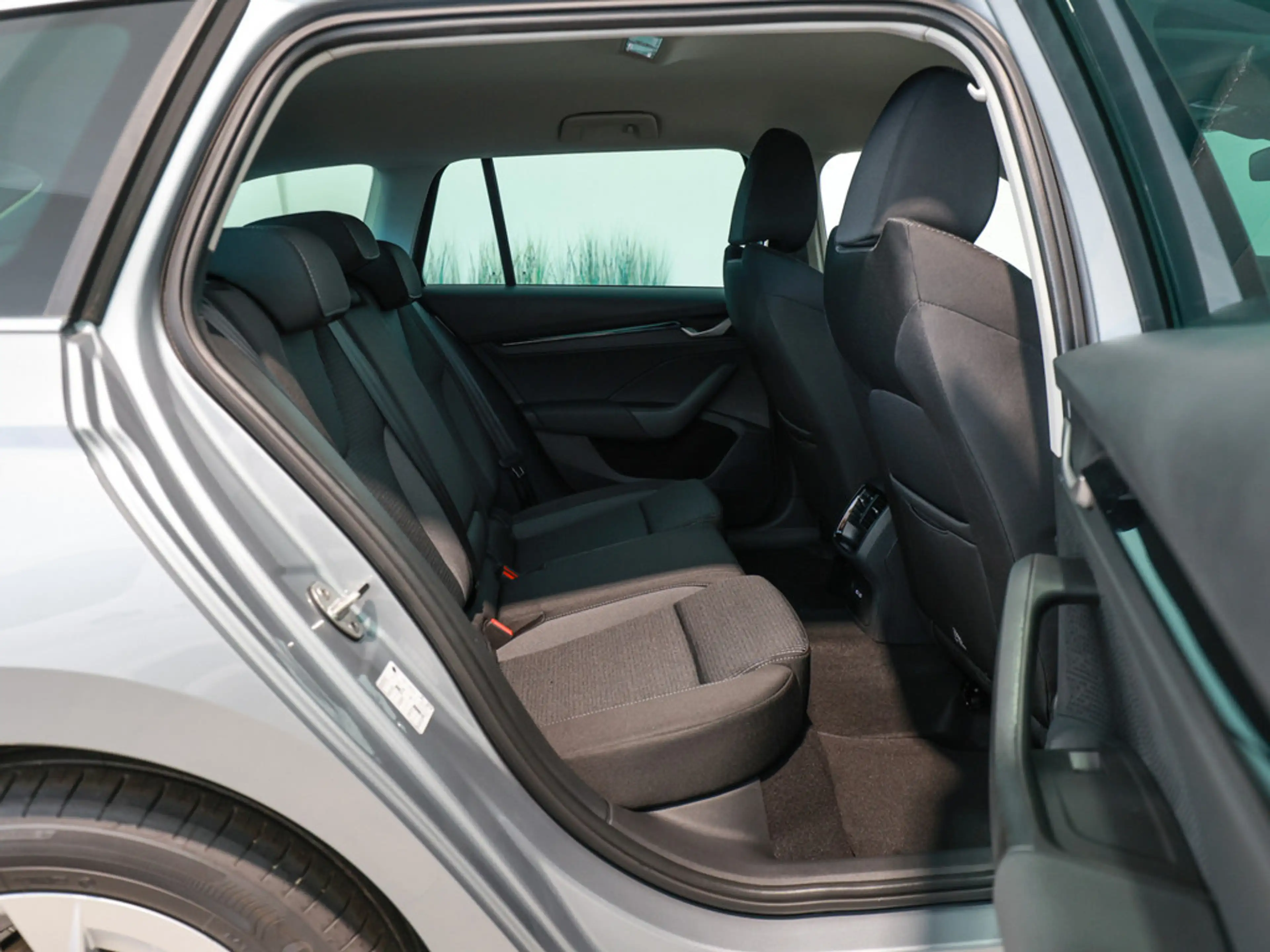 Skoda Octavia Selection 1.5l mHEV EU-Import 28%u.UV — photo 4