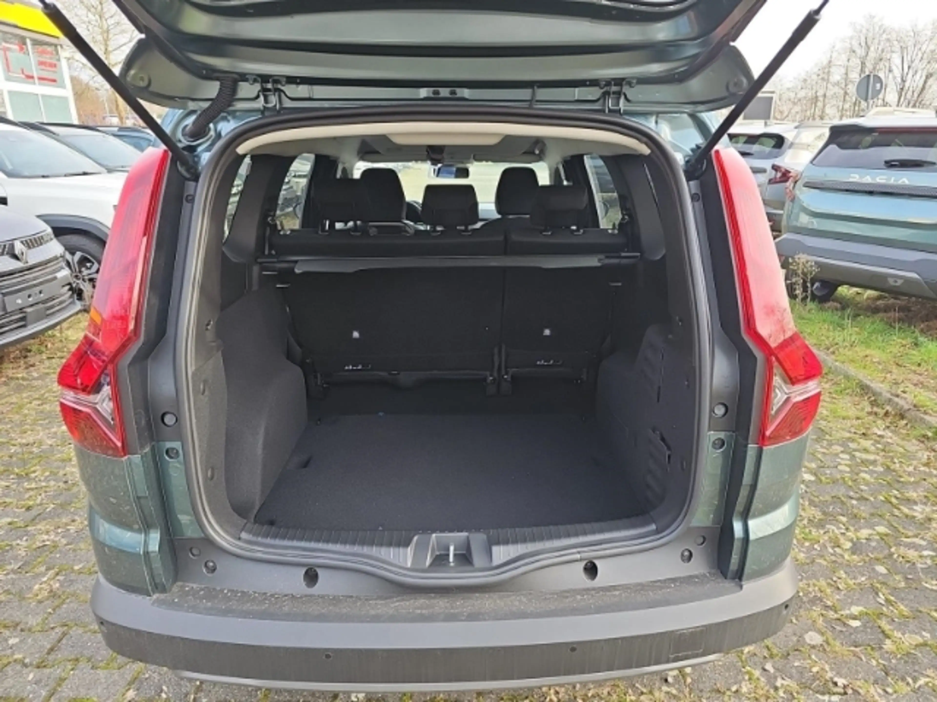 Dacia Jogger Extreme HYBRID 140+Winter-Plus&City-P+SHZ+Spurwech — photo 12