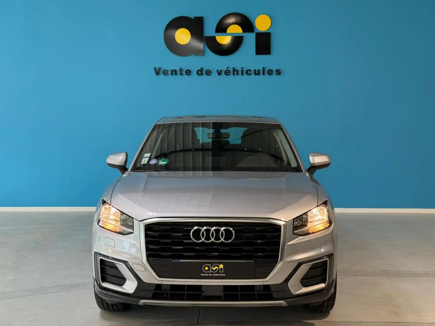 Audi Q2 1.0 TFSI - 116  . PHASE 1 Gris - 2