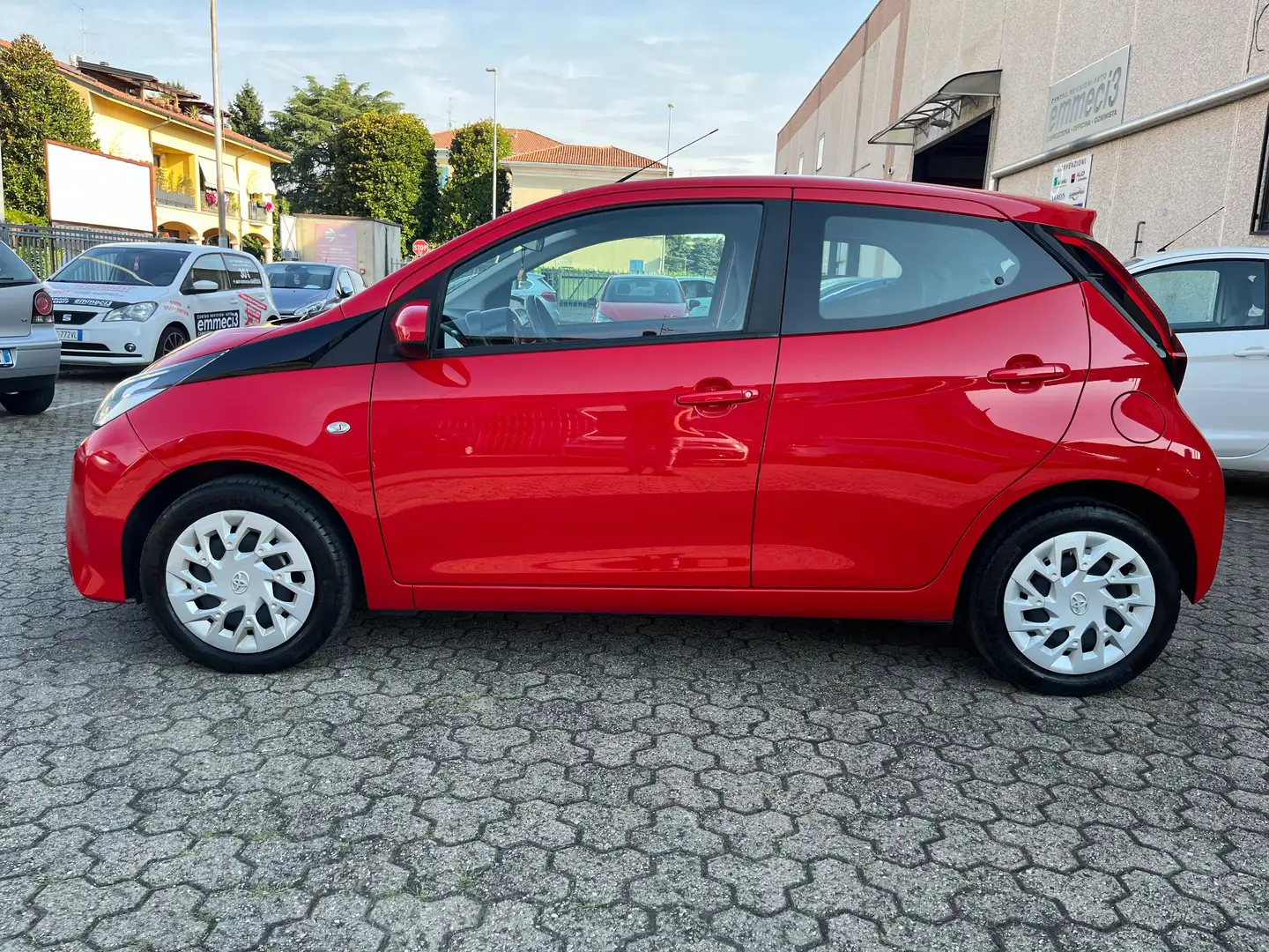 Toyota Aygo 5p 1.0 x-play 72cv - RETROCAMERA - APPLE CAR PLAY Rosso - 2