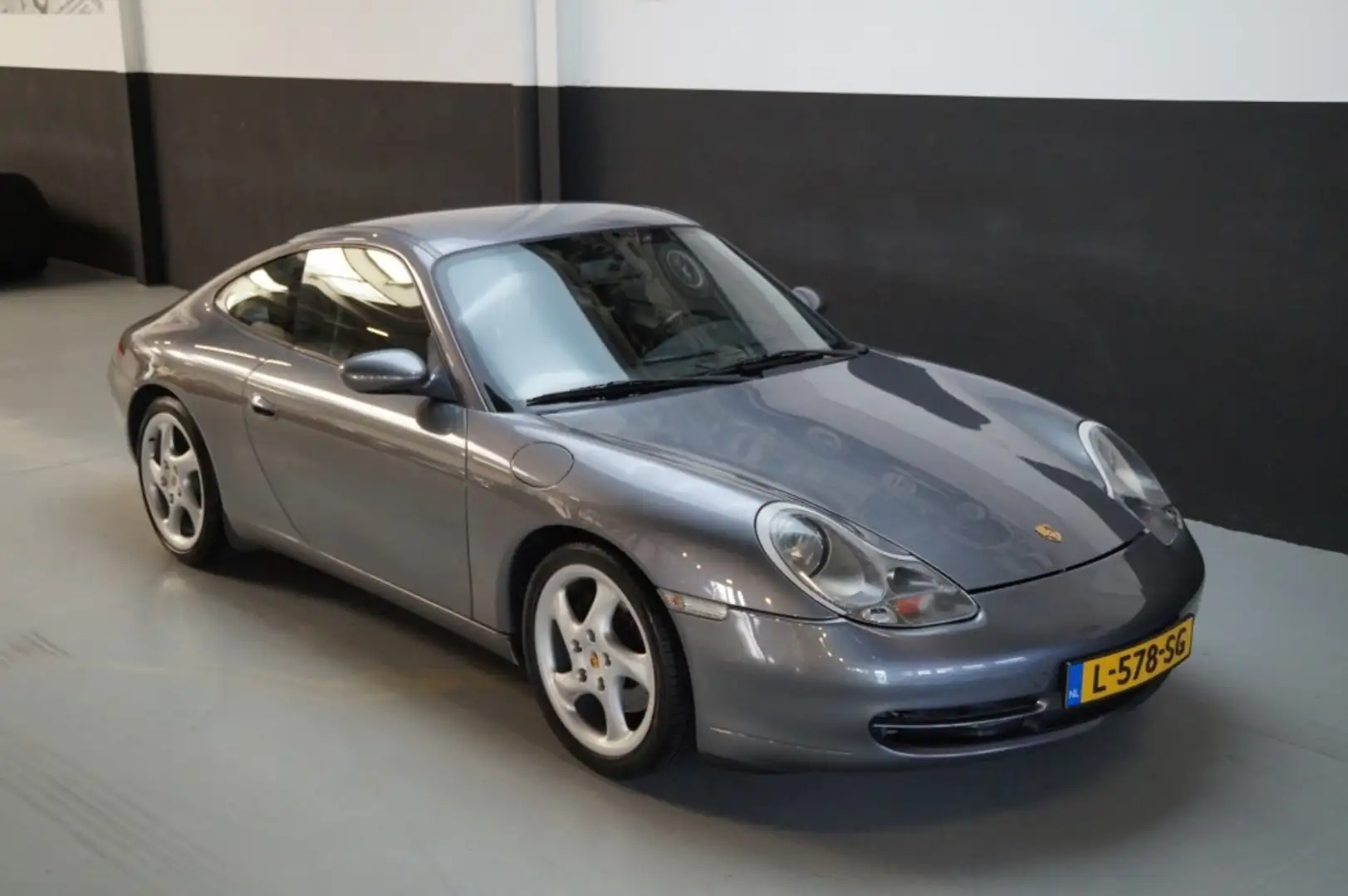 Porsche 996 996 Carrera 2 Manual, New Engine (2001) Šedá - 2
