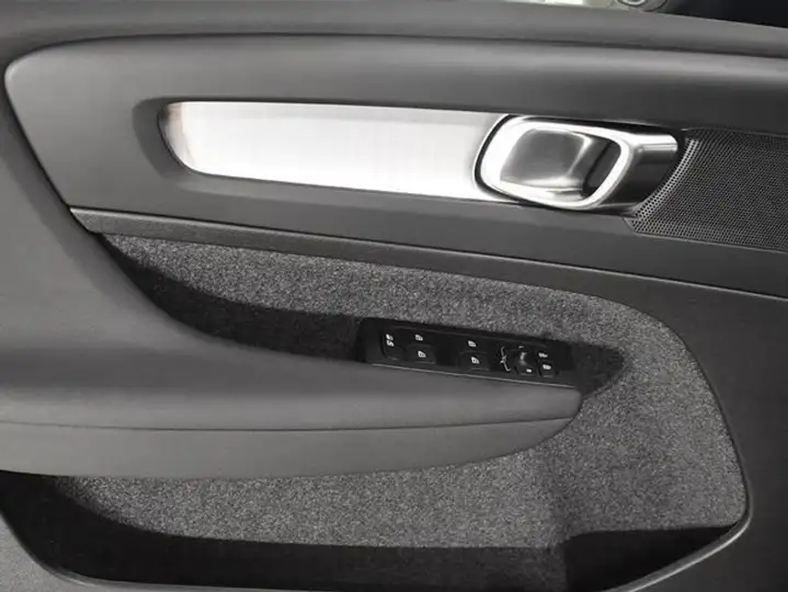 Volvo XC40 2025, foto 15