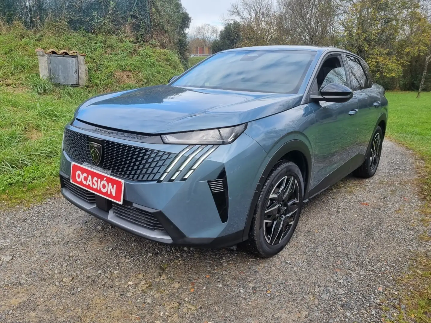 Peugeot PEUGEOT 3008 SUV Todoterreno  Automático de 5 Pue bež - 1