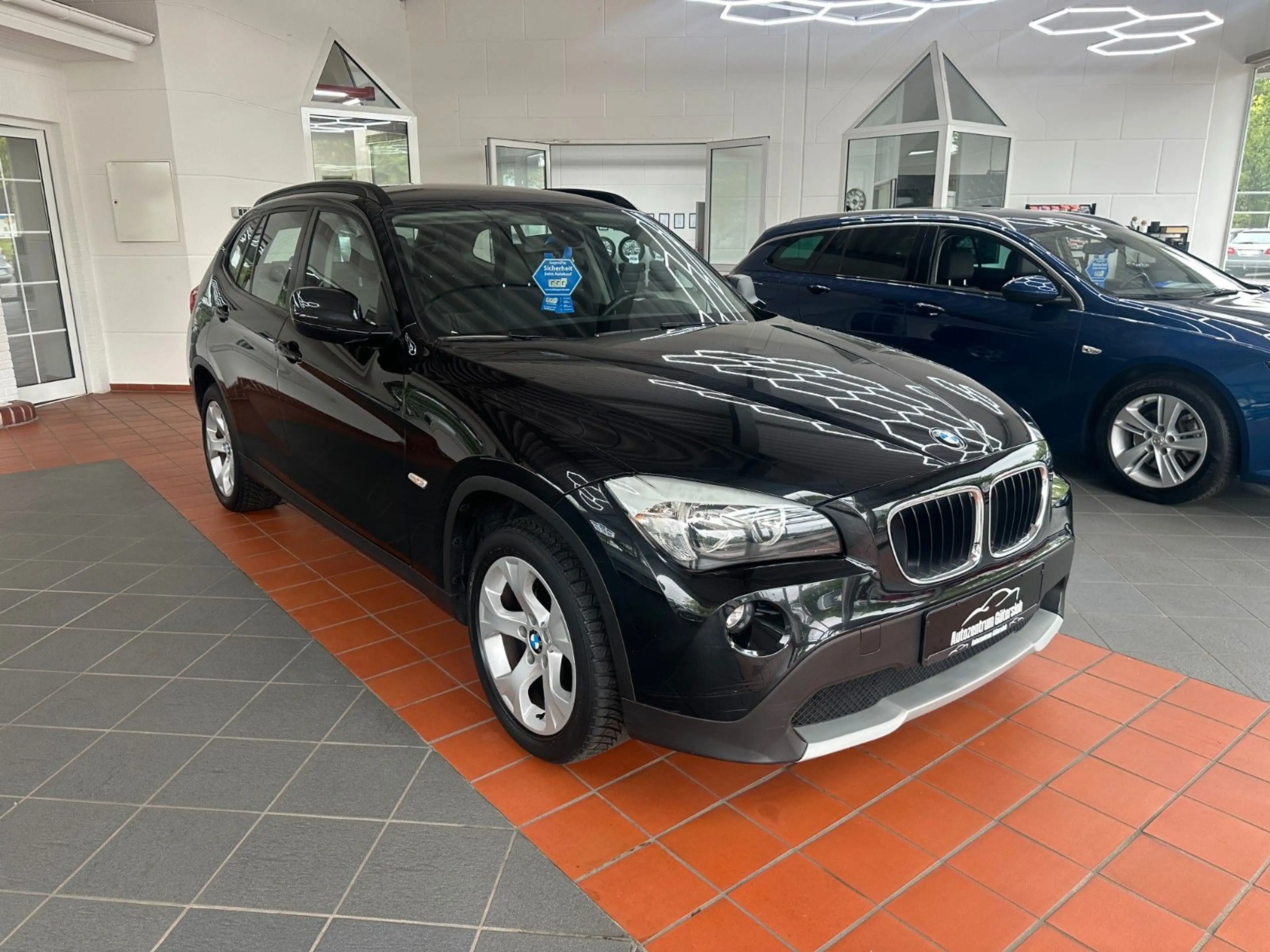 BMW X1 20 d xDrive * Kupplung NEU / NAVI * — photo 2