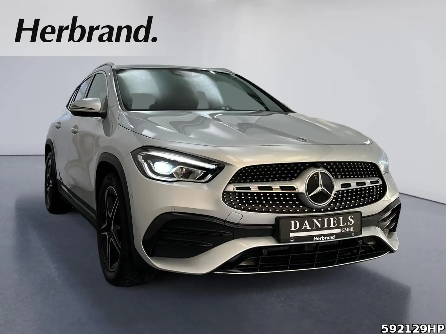 Mercedes-Benz GLA 200 AMG Line Kamera CarPlay Adv. Sound Silber - 2