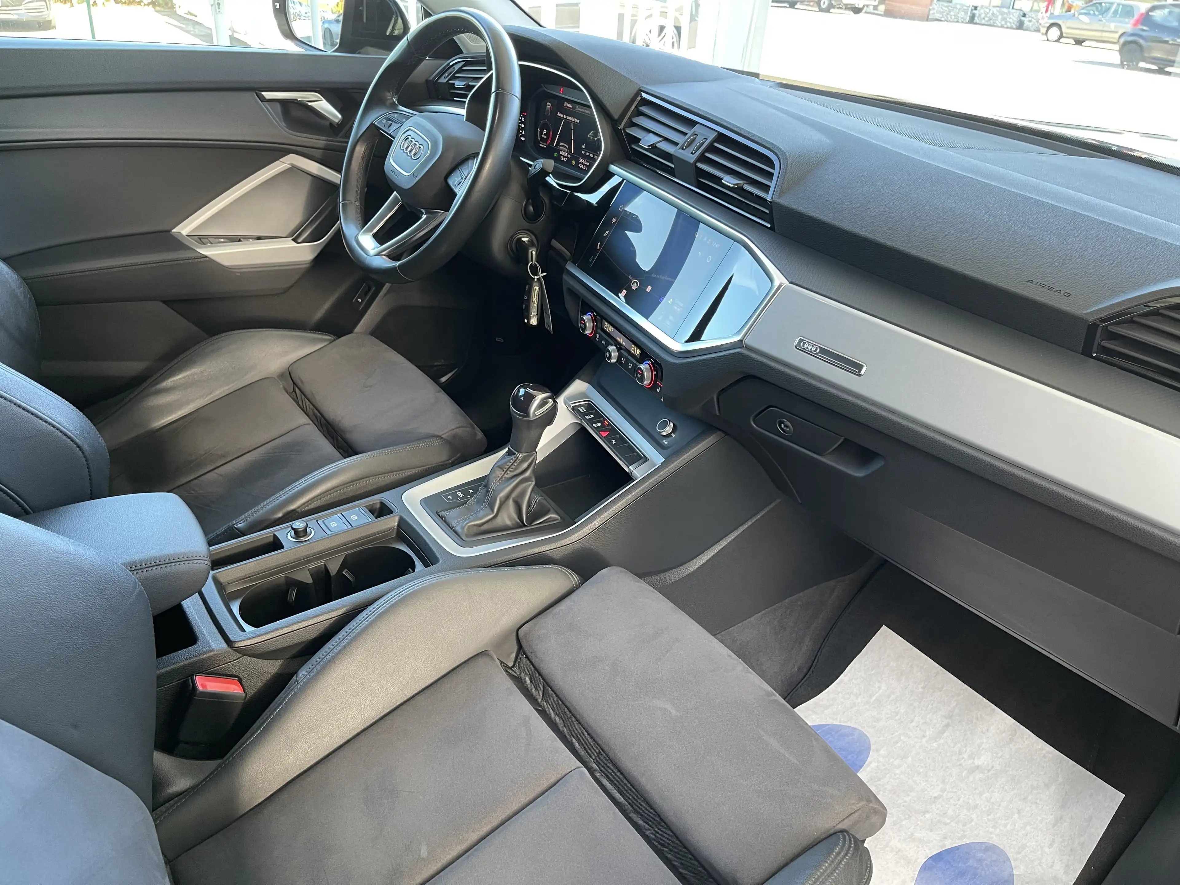 Audi Q3 TDi *** GARANTIE + LED + CUIR + GPS + COCKPIT *** — photo 9