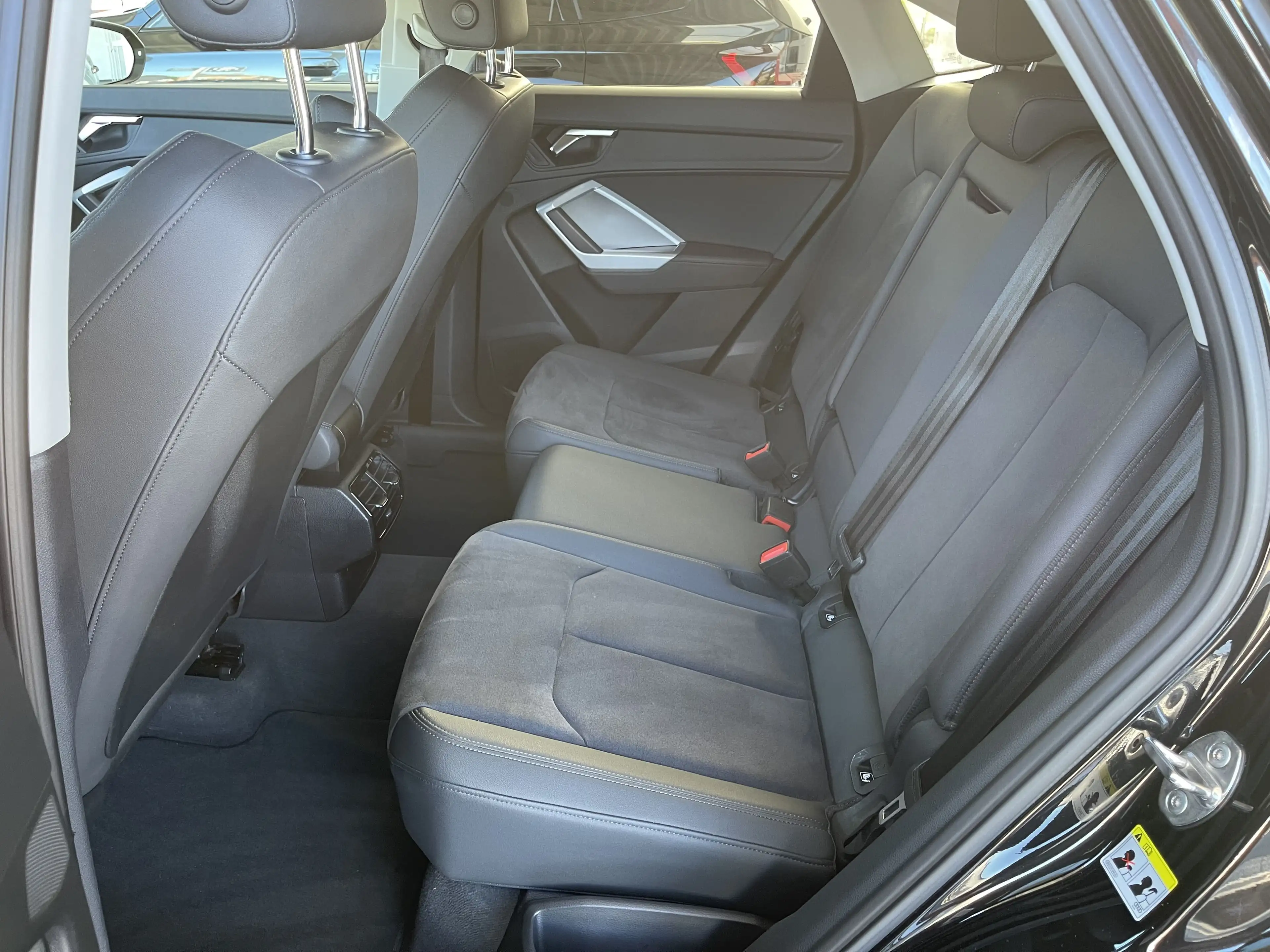 Audi Q3 TDi *** GARANTIE + LED + CUIR + GPS + COCKPIT *** — photo 12