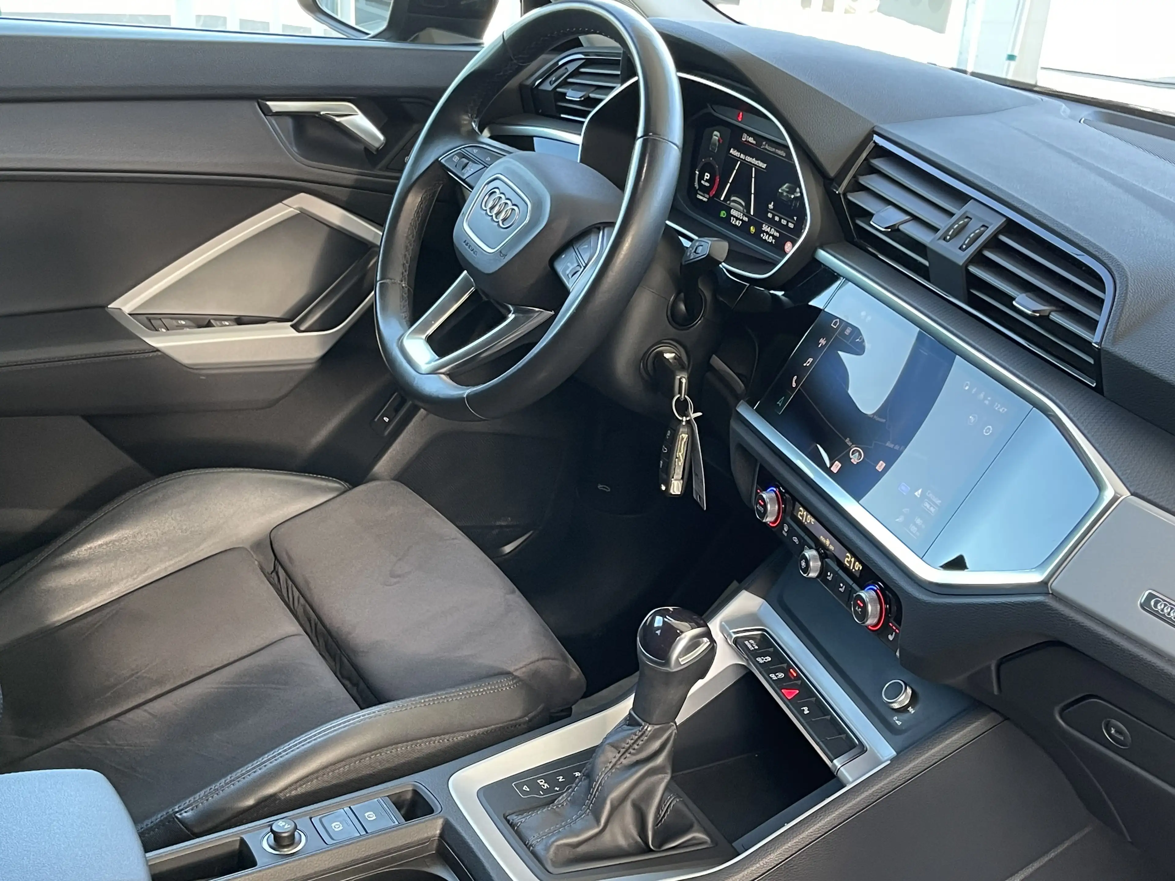 Audi Q3 TDi *** GARANTIE + LED + CUIR + GPS + COCKPIT *** — photo 13
