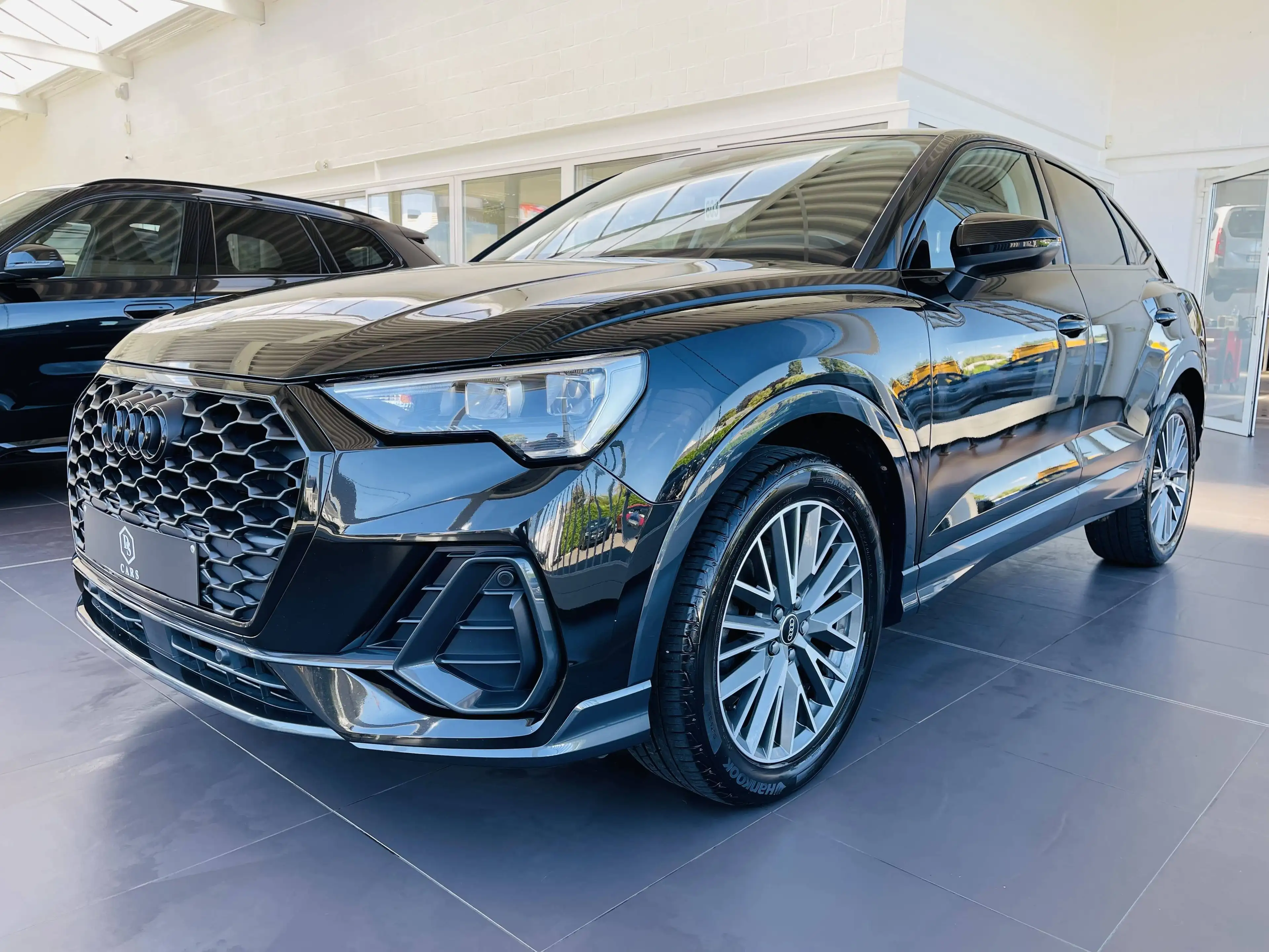 Audi Q3 TDi *** GARANTIE + LED + CUIR + GPS + COCKPIT ***