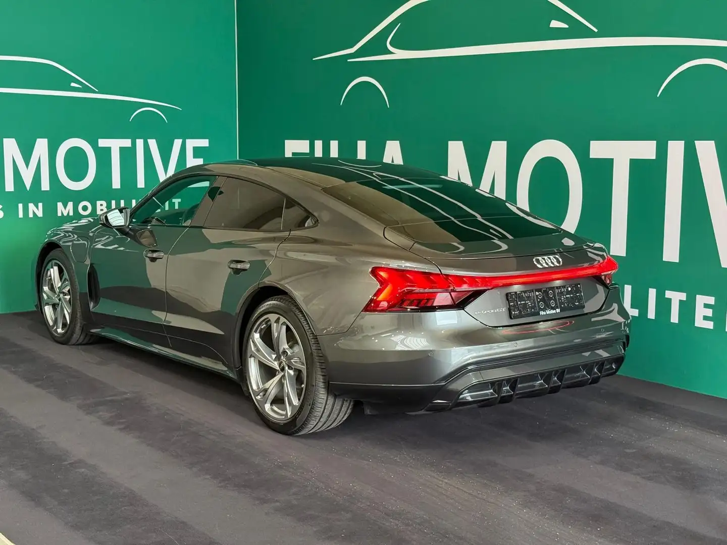 Audi e-tron GT e-tron GT quattro Grijs - 2