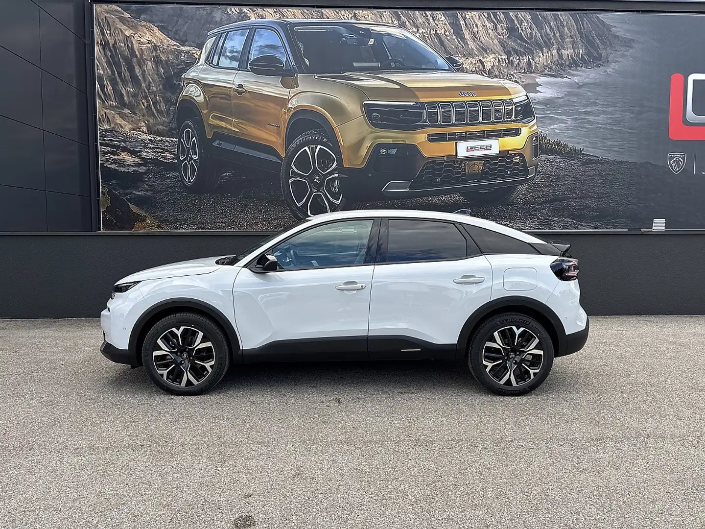 Citroen C4 PureTech 130 S&S EAT8 Max inkl. Winterpaket Weiß - 2