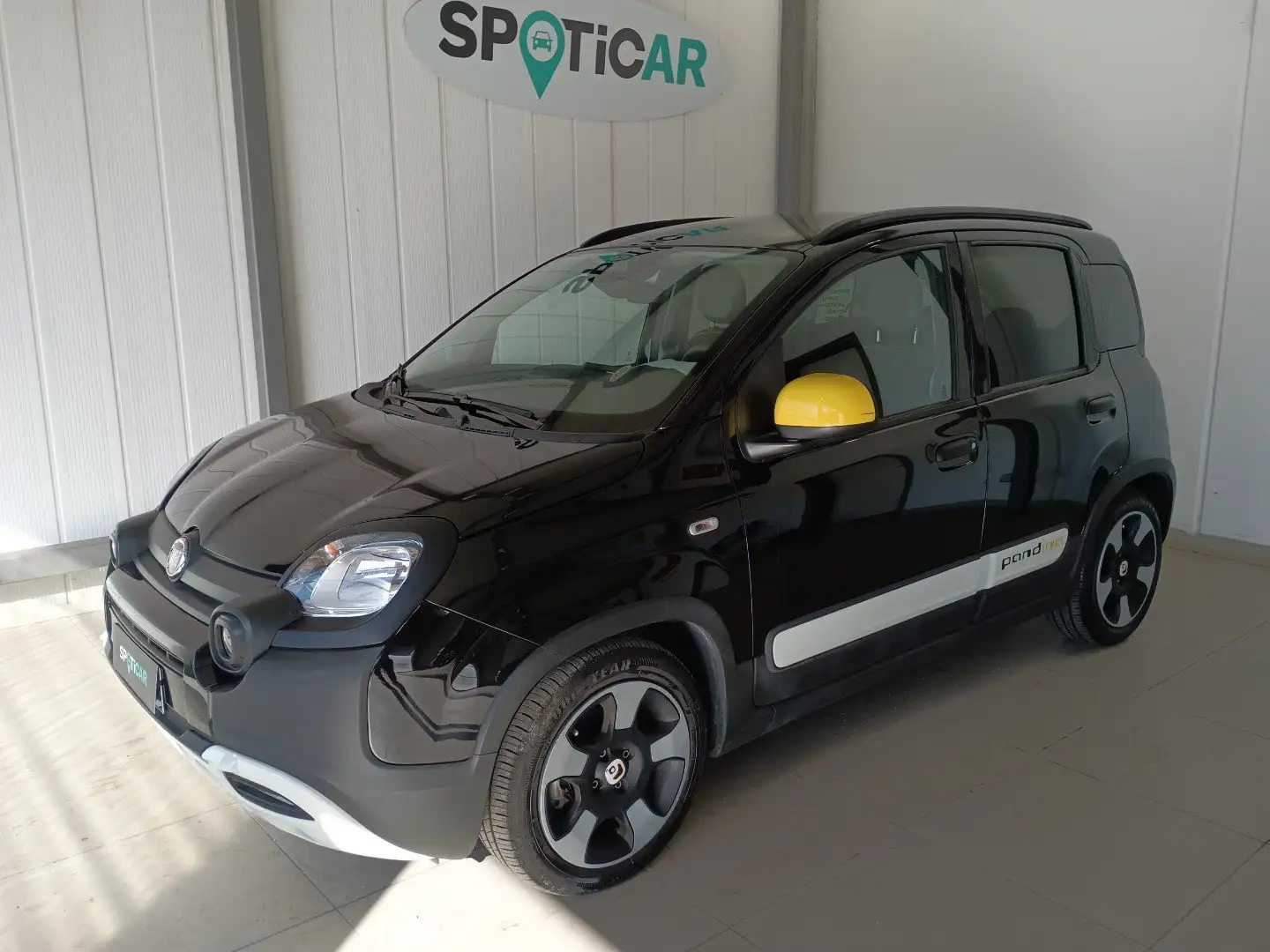 Fiat Panda Panda Cross 1.0 FireFly S&S Hybrid Schwarz - 1