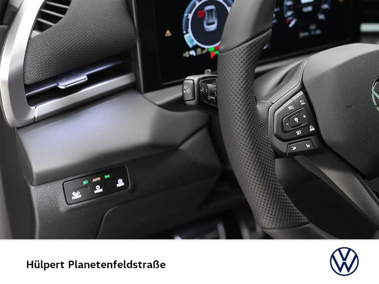 Volkswagen T-Roc 1.5 R-LINE DSG PANO AHK eKLAPPE NAVI LM20 9
