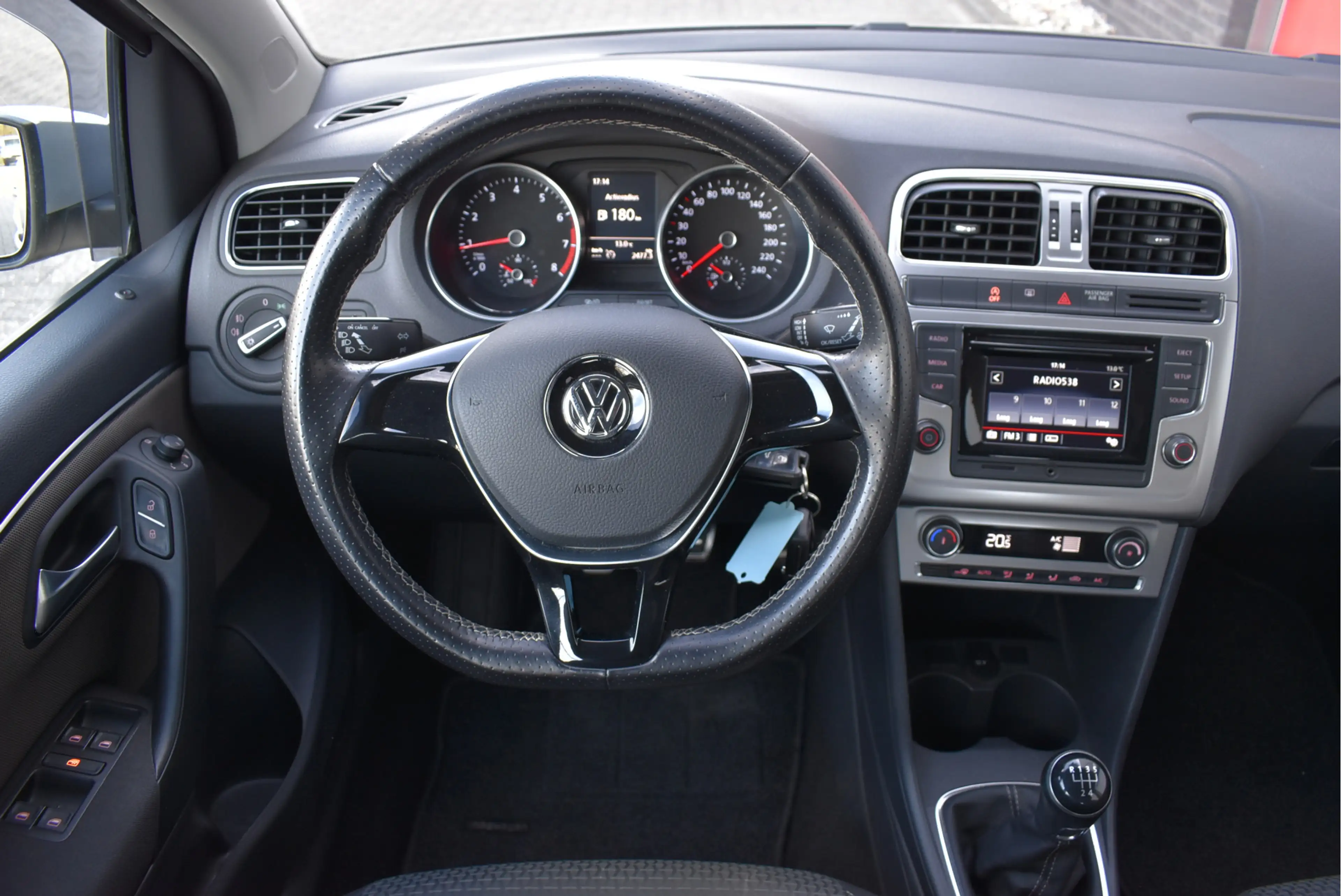 Volkswagen Polo Cross 1.2 TSI Trekhaak, Cruise, Climatronic, Radio, Elek — photo 4