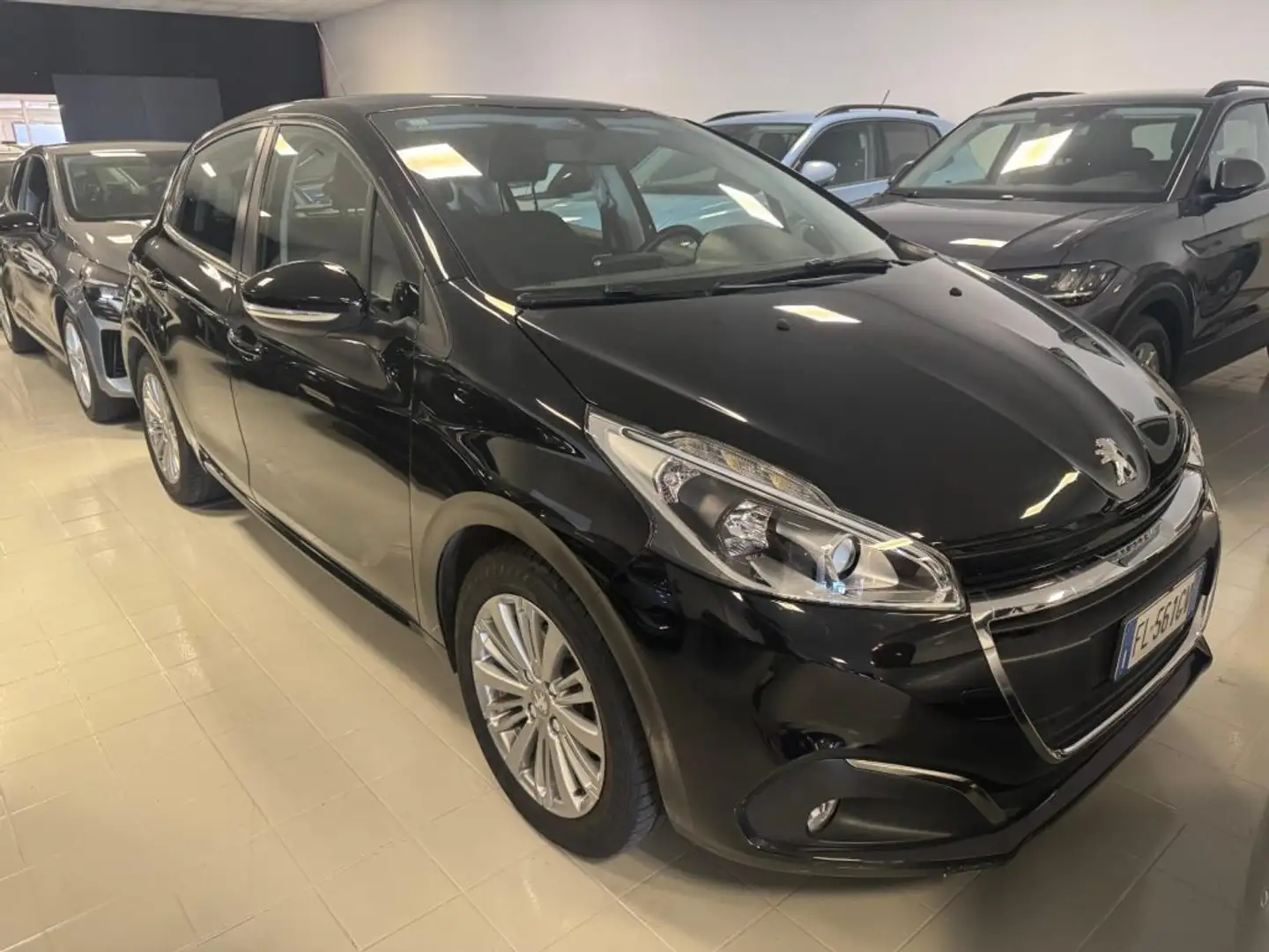Peugeot 208 1° serie PureTech 68 5 porte Active Nero - 1