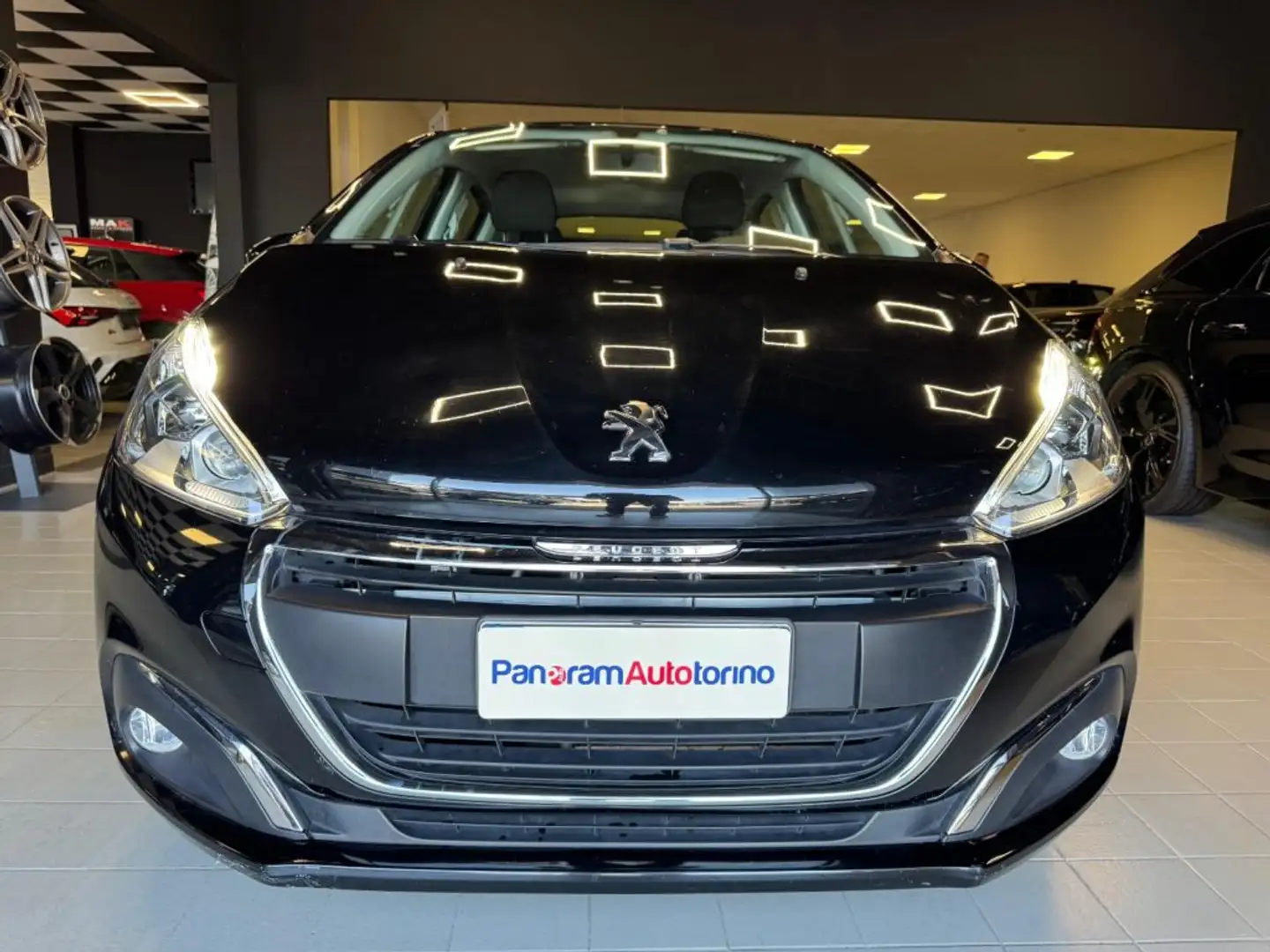Peugeot 208 1° serie PureTech 68 5 porte Active Nero - 2