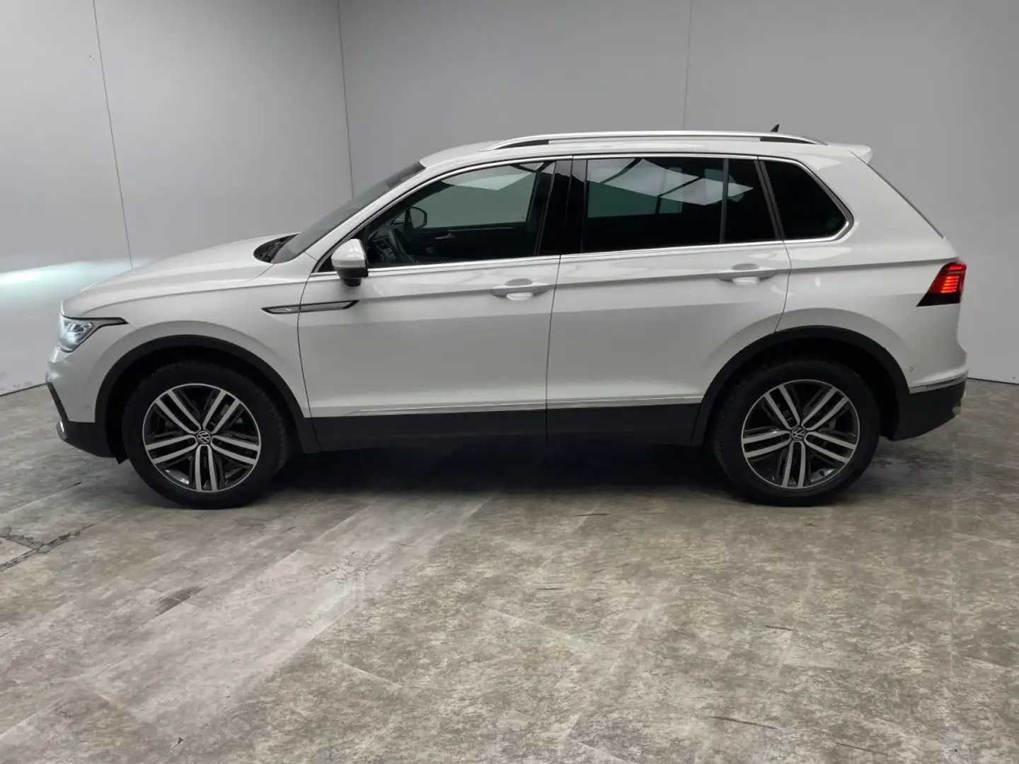 Volkswagen Tiguan 2.0 TDI Elegance 4Motion IQ. Light + Kamera Klima Bianco - 2
