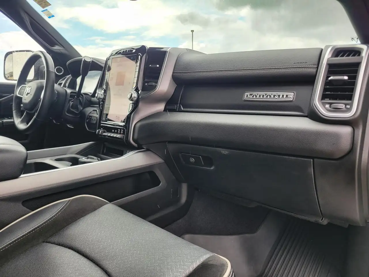 RAM 3500 снимка RAM 3500