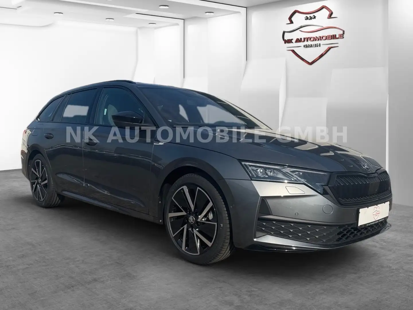 Skoda Octavia Combi 2.0 TDI Sportline Grijs - 2