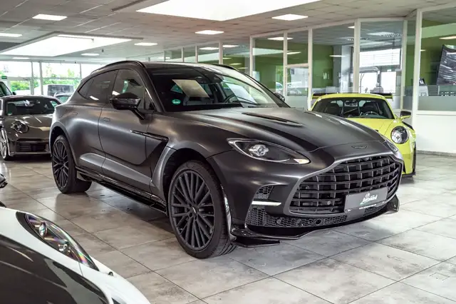 Aston Martin DBX view 3