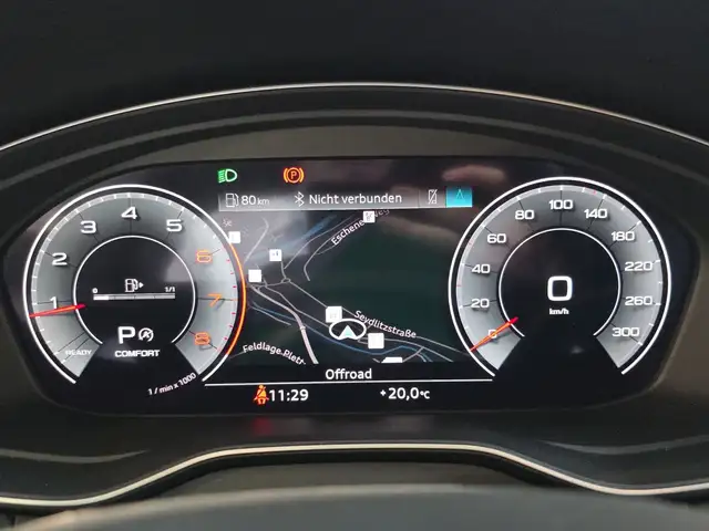 Audi Q5 view 10