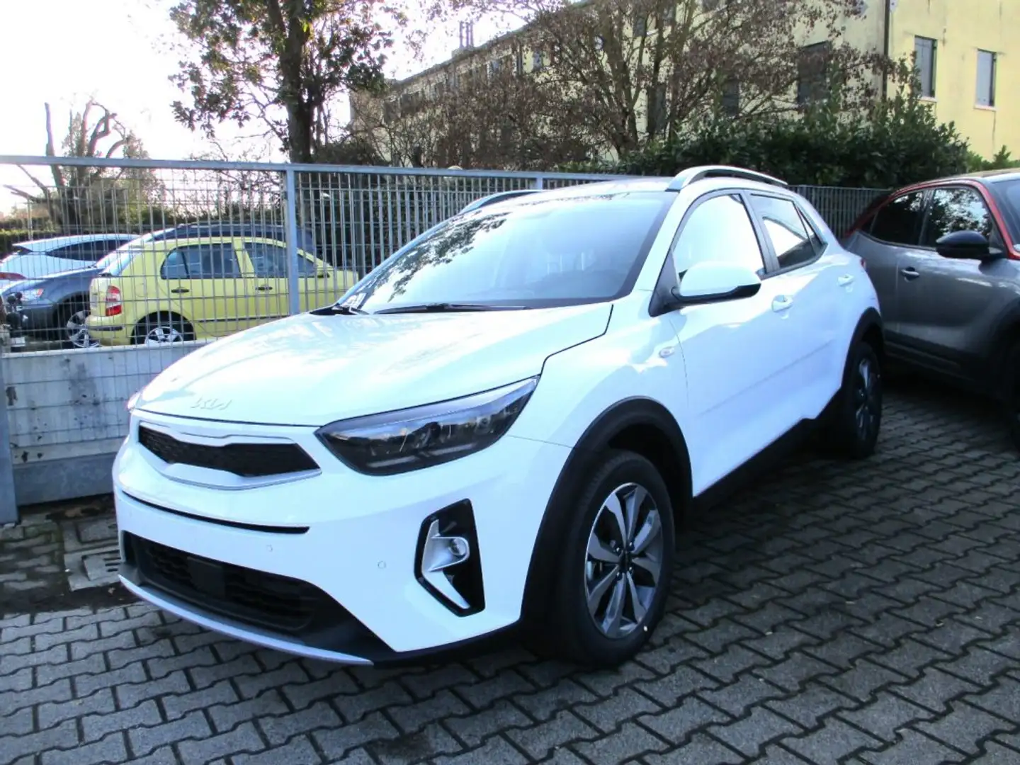 Kia Stonic 1.2 Urban Pack - FULL LED/Carplay - PRONTA CONS. Bianco - 1