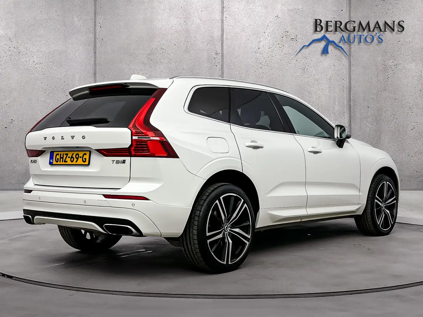 Volvo XC60 2.0 T8 Twin Engine AWD R-Design // 2.200,- korting Blanc - 2