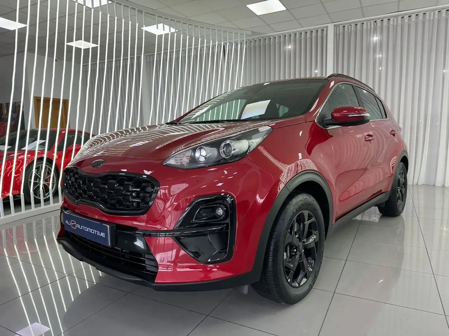 Kia Sportage 1.6 MHEV Black Edition 100kW 136CV 4x2 Burdeos - 1