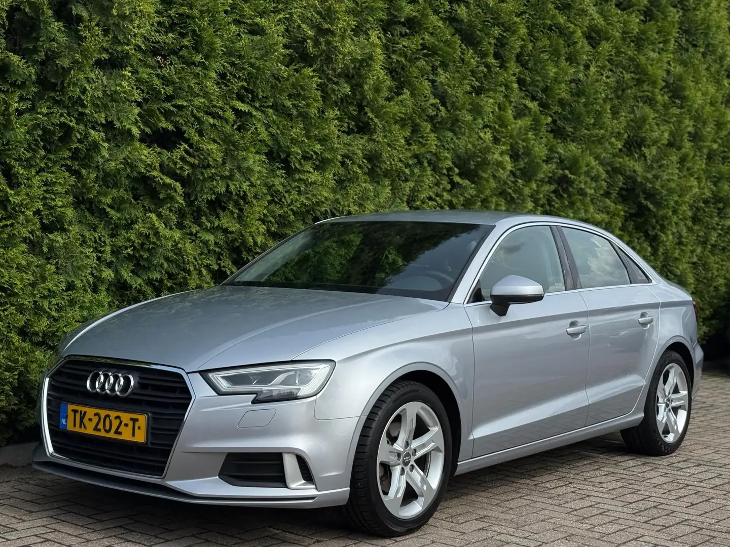 Audi A3 Limousine 30 TFSI Sport CarPlay Gris - 1