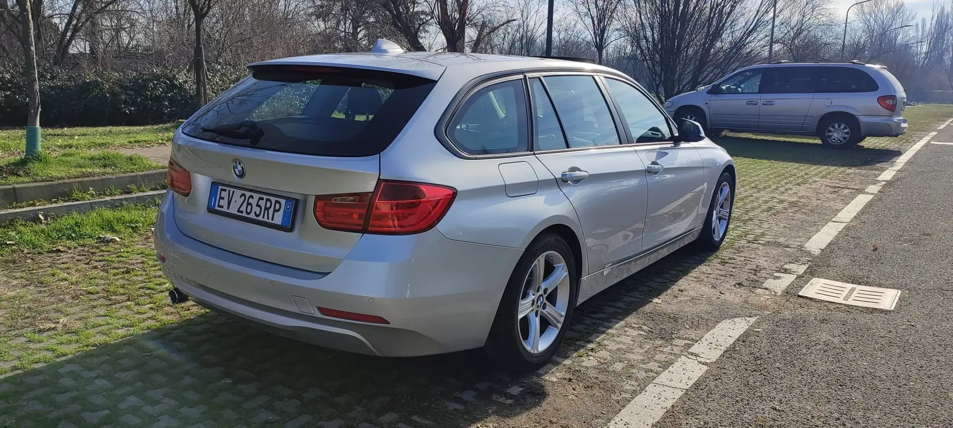 BMW 320 Serie 3 Touring 320 d  Business Argento - 2