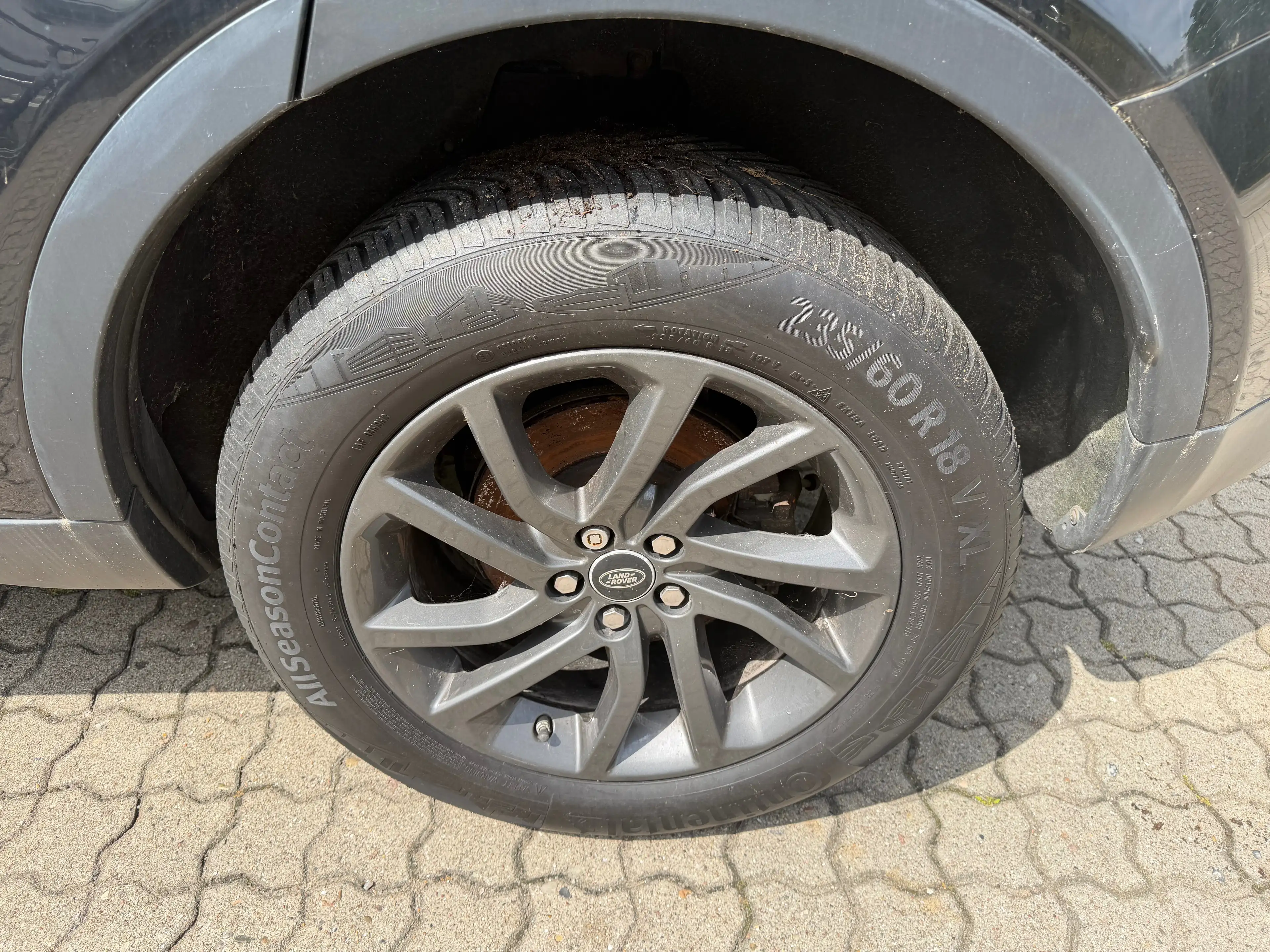 Land Rover Discovery Sport SE AWD — photo 13