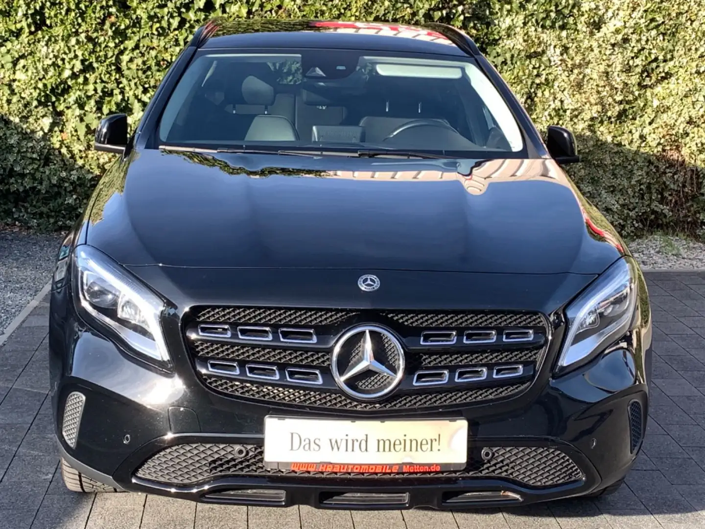 Mercedes-Benz GLA 180 PDC NAVI Sitzheizung Leder Černá - 2