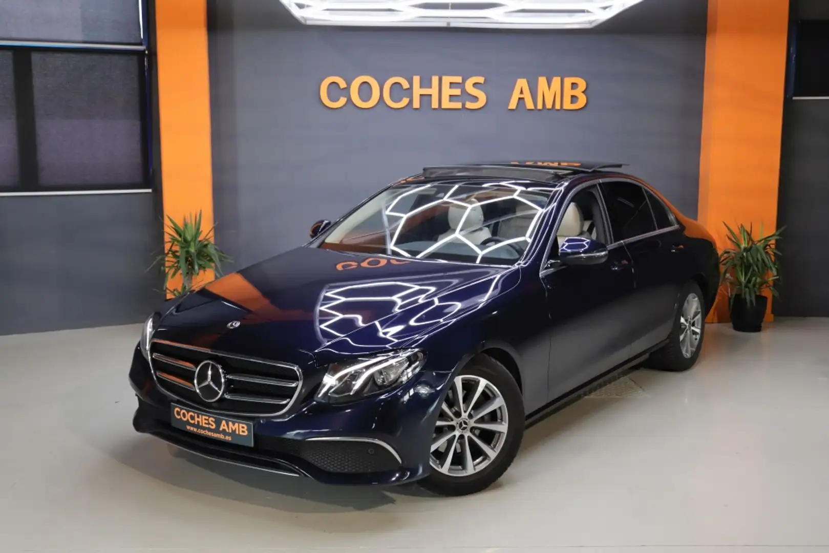 Mercedes-Benz E 200 200d 9G-Tronic 160 Bleu - 1