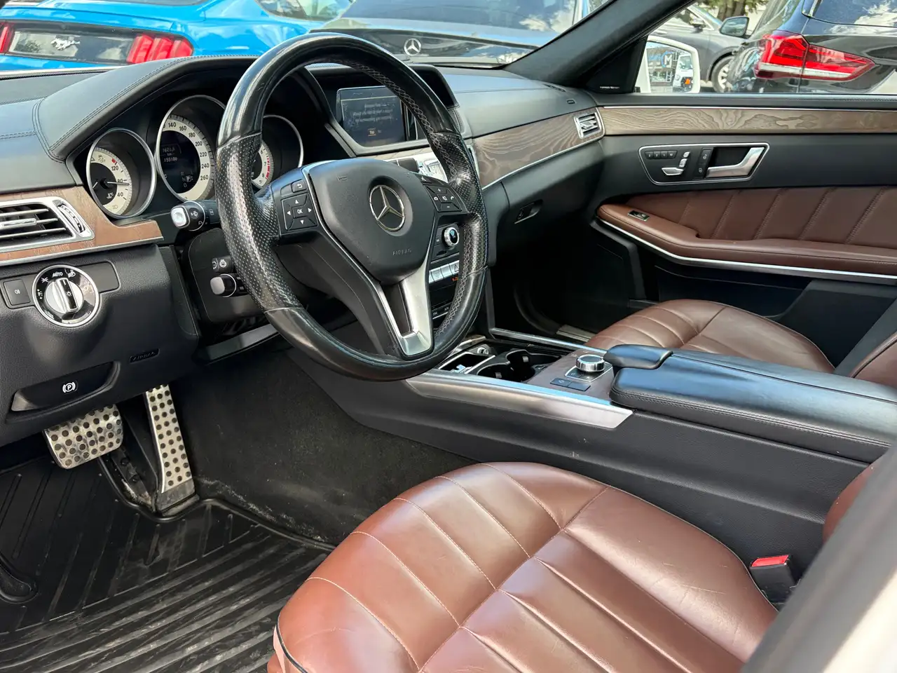 Mercedes-Benz E-Class fotografie Mercedes-Benz E-Class