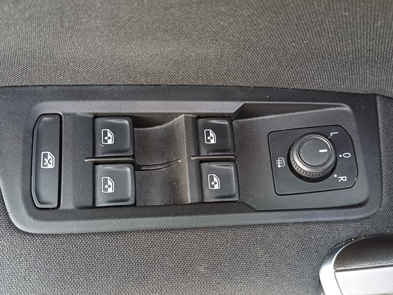 Volkswagen Touran 1.5 TSI Active 7p Mooie complete auto — photo 22