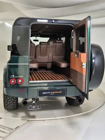 Land Rover Defender view 14