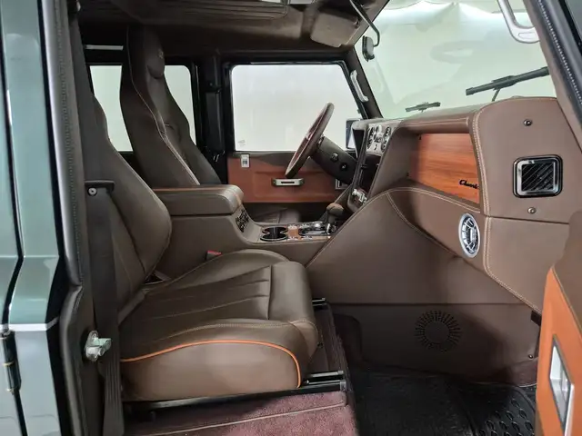 Land Rover Defender view 10