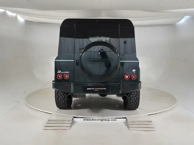 Land Rover Defender view 3