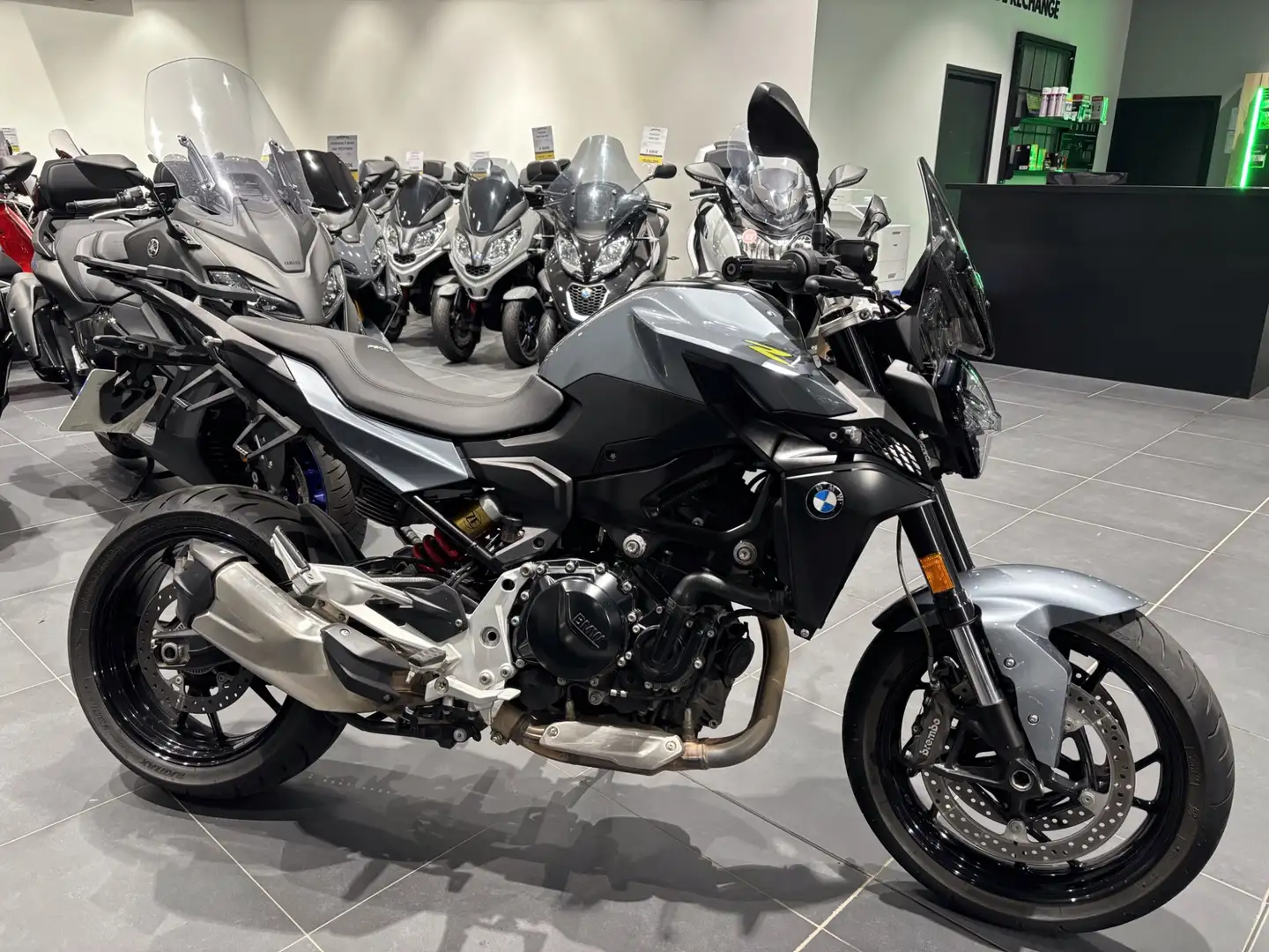 BMW F 900 R Gris - 2