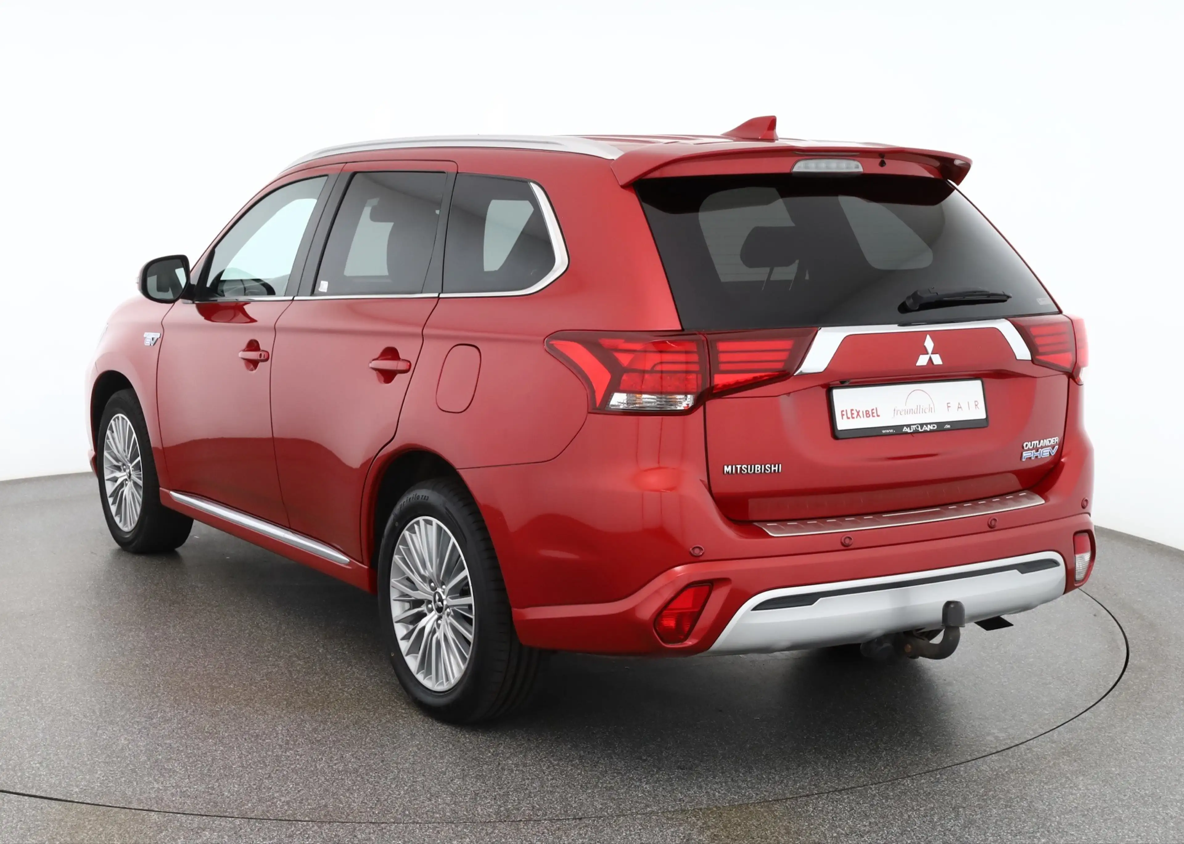 Mitsubishi Outlander 2.4 PHEV 4WD LED 360° AHK Pano — photo 3