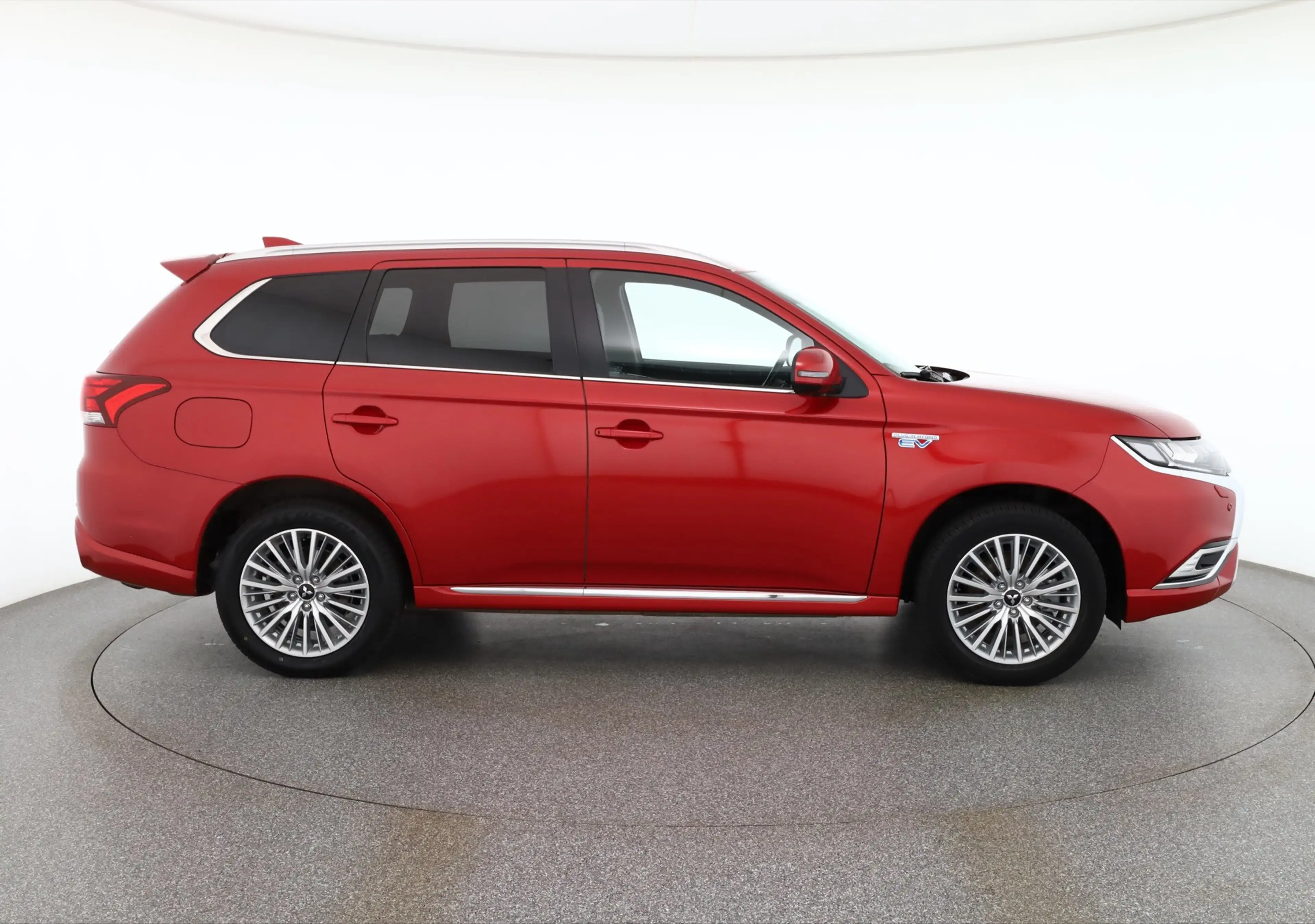 Mitsubishi Outlander 2.4 PHEV 4WD LED 360° AHK Pano — photo 6