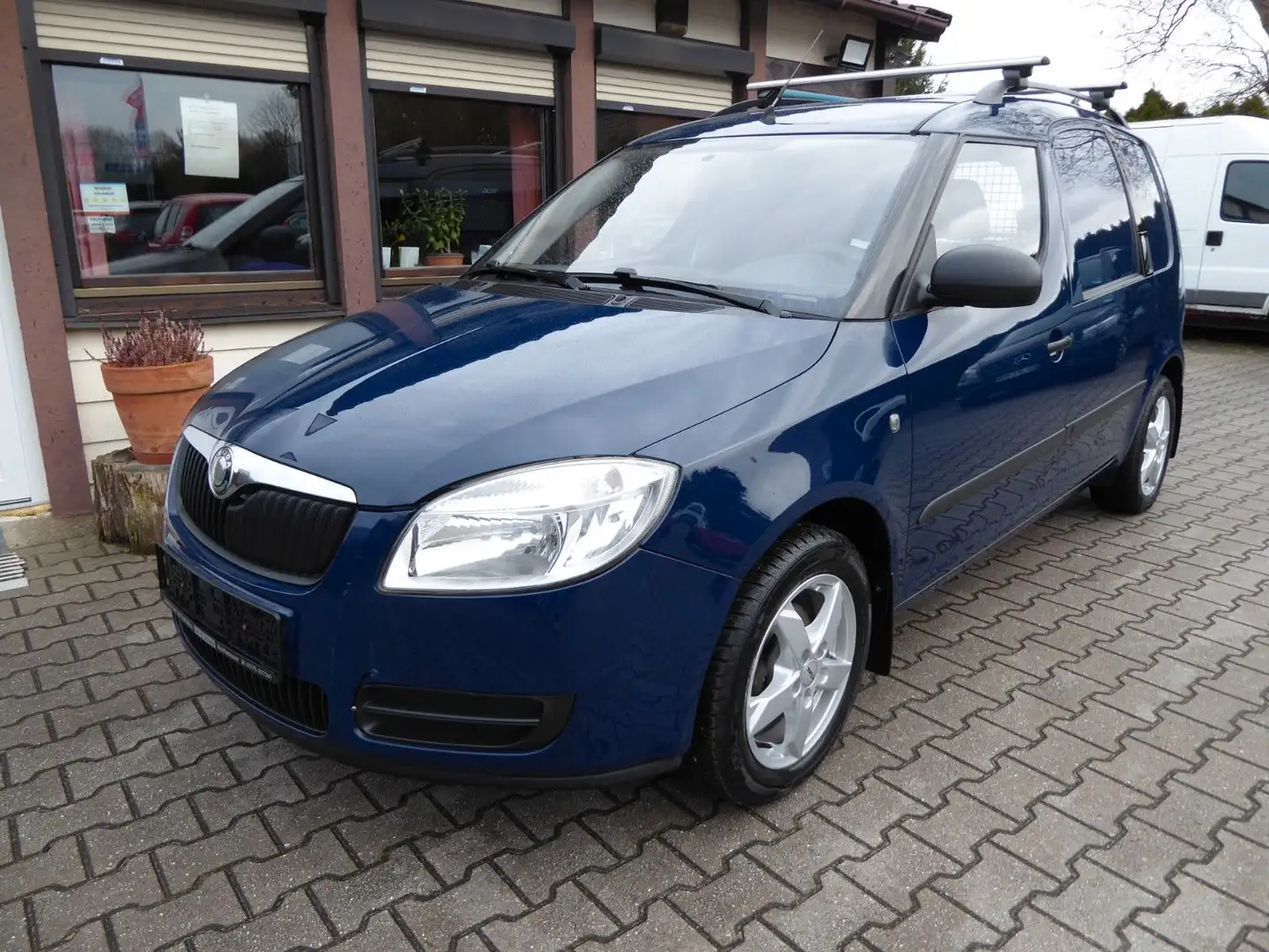Skoda Roomster Praktik aus 1.Hand/AHK/Alu 15"/HU neu Kék - 1